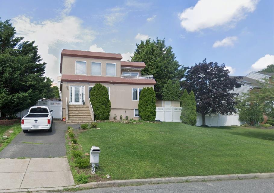 96 5th Avenue, Holtsville, NY 11742