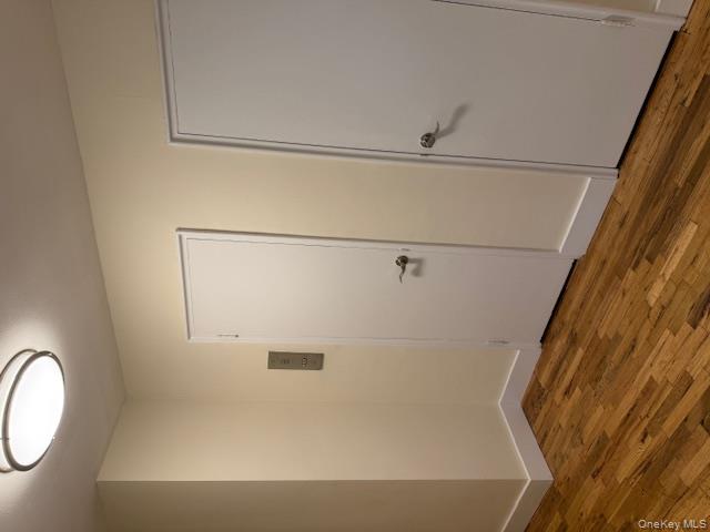 250 W Merrick Road # 2R, Freeport, NY 11520