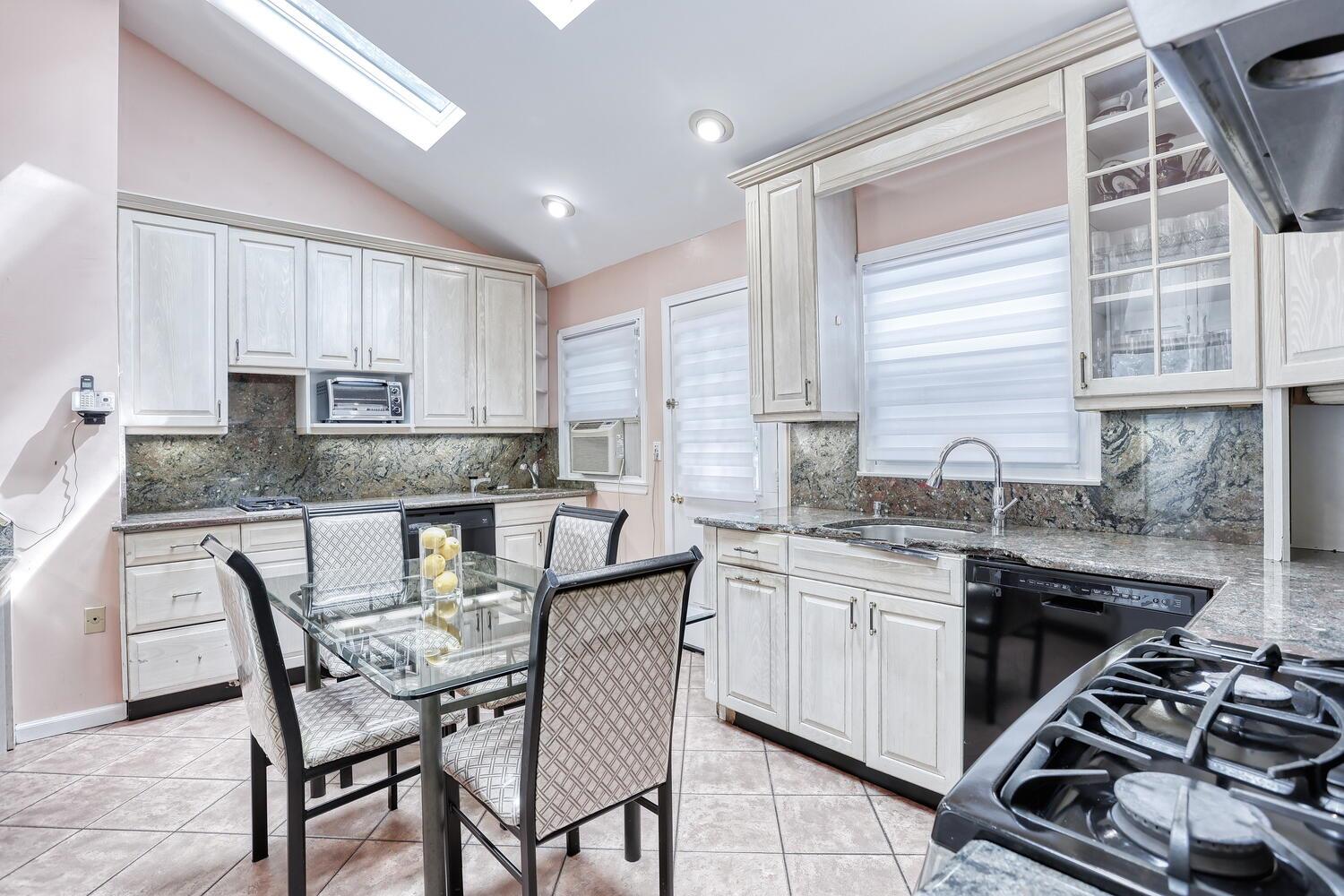 84 College Road, Monsey, NY 10952