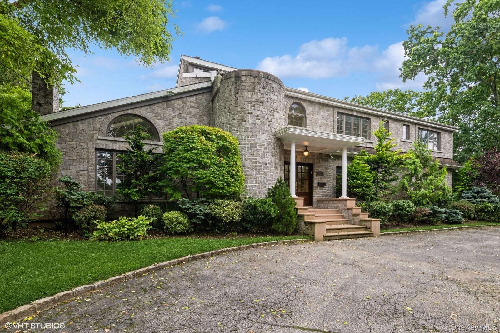 835 Barberry Lane, Woodsburgh, NY 11598