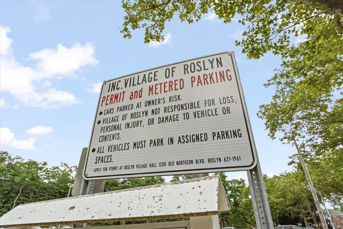 77 Edwards Street # 2A, Roslyn Heights, NY 11577