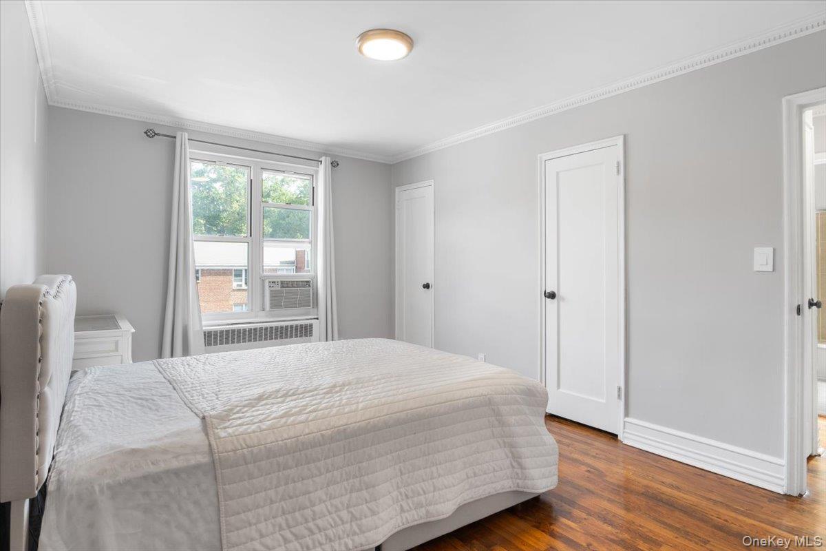 77 Edwards Street # 2A, Roslyn Heights, NY 11577