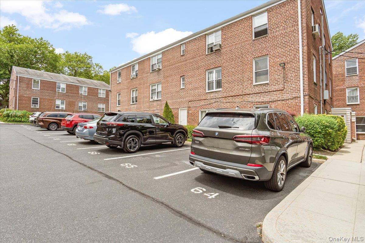 77 Edwards Street # 2A, Roslyn Heights, NY 11577