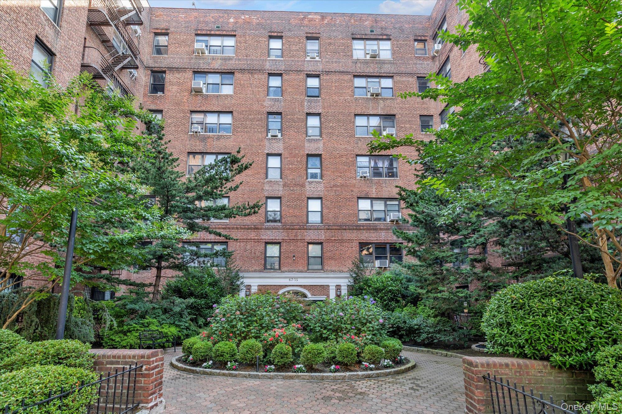 67-35 Yellowstone Boulevard # 6H, Forest Hills, NY 11375