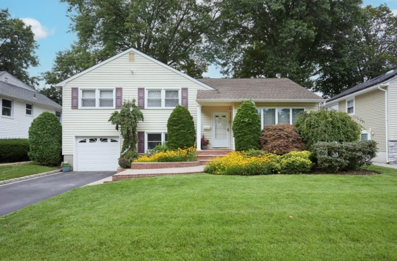 734 Wenwood Drive, East Meadow, NY 11554