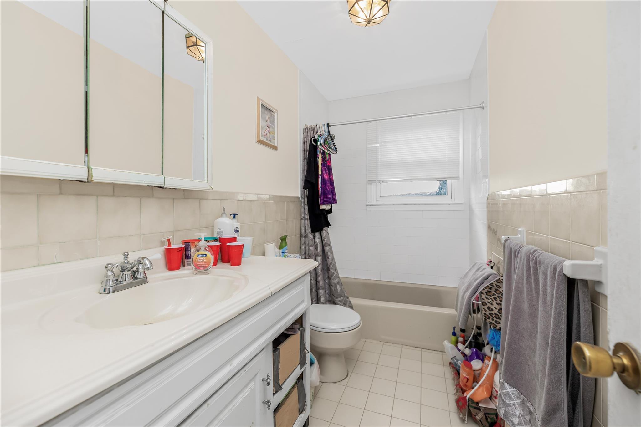 39 Dunston Avenue, Yonkers, NY 10701