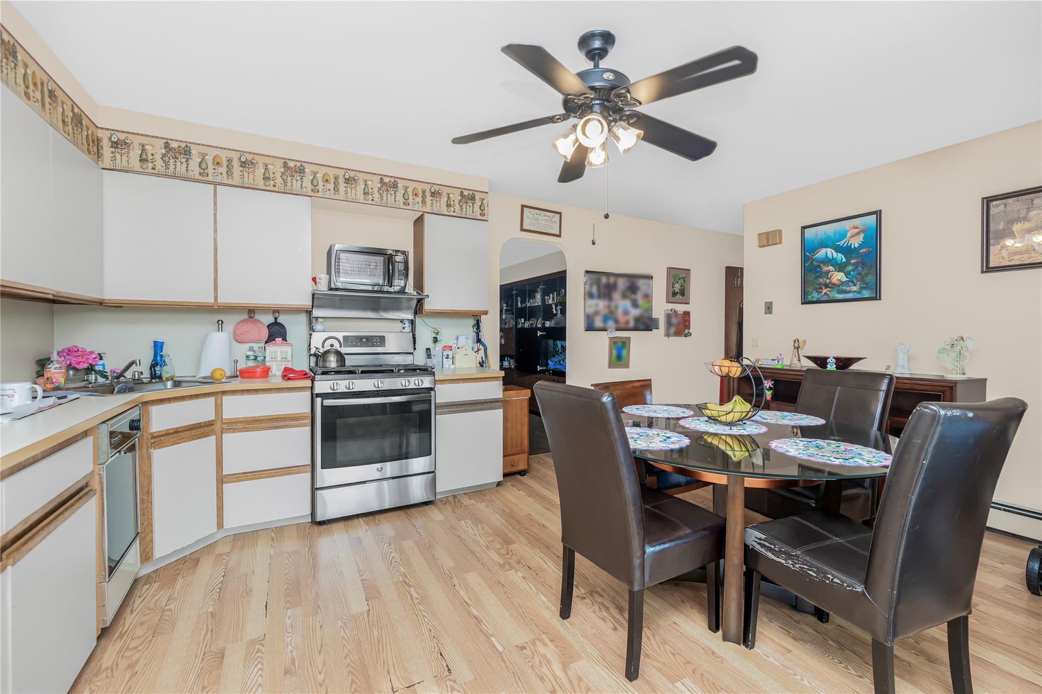 39 Dunston Avenue, Yonkers, NY 10701