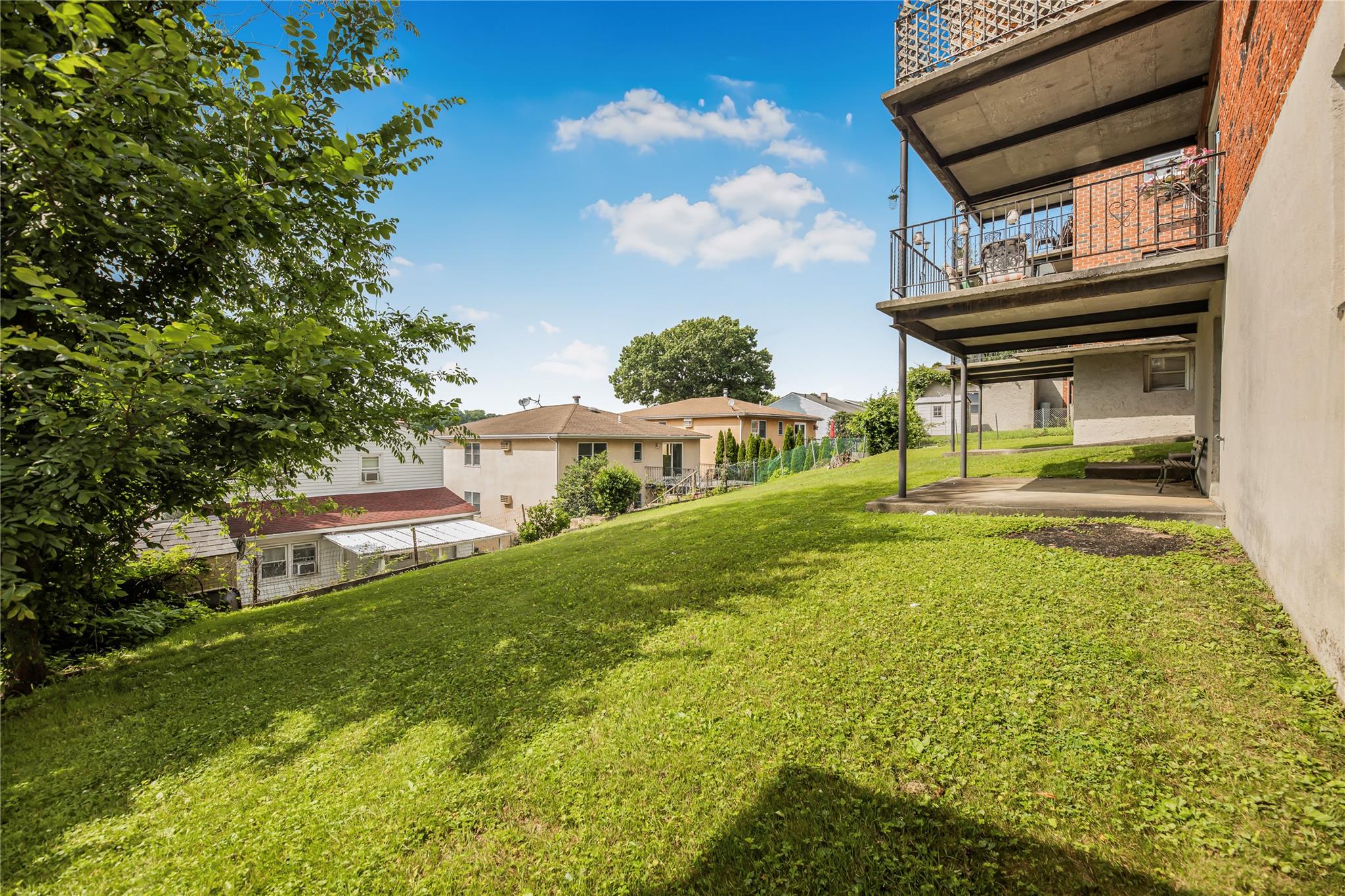 39 Dunston Avenue, Yonkers, NY 10701