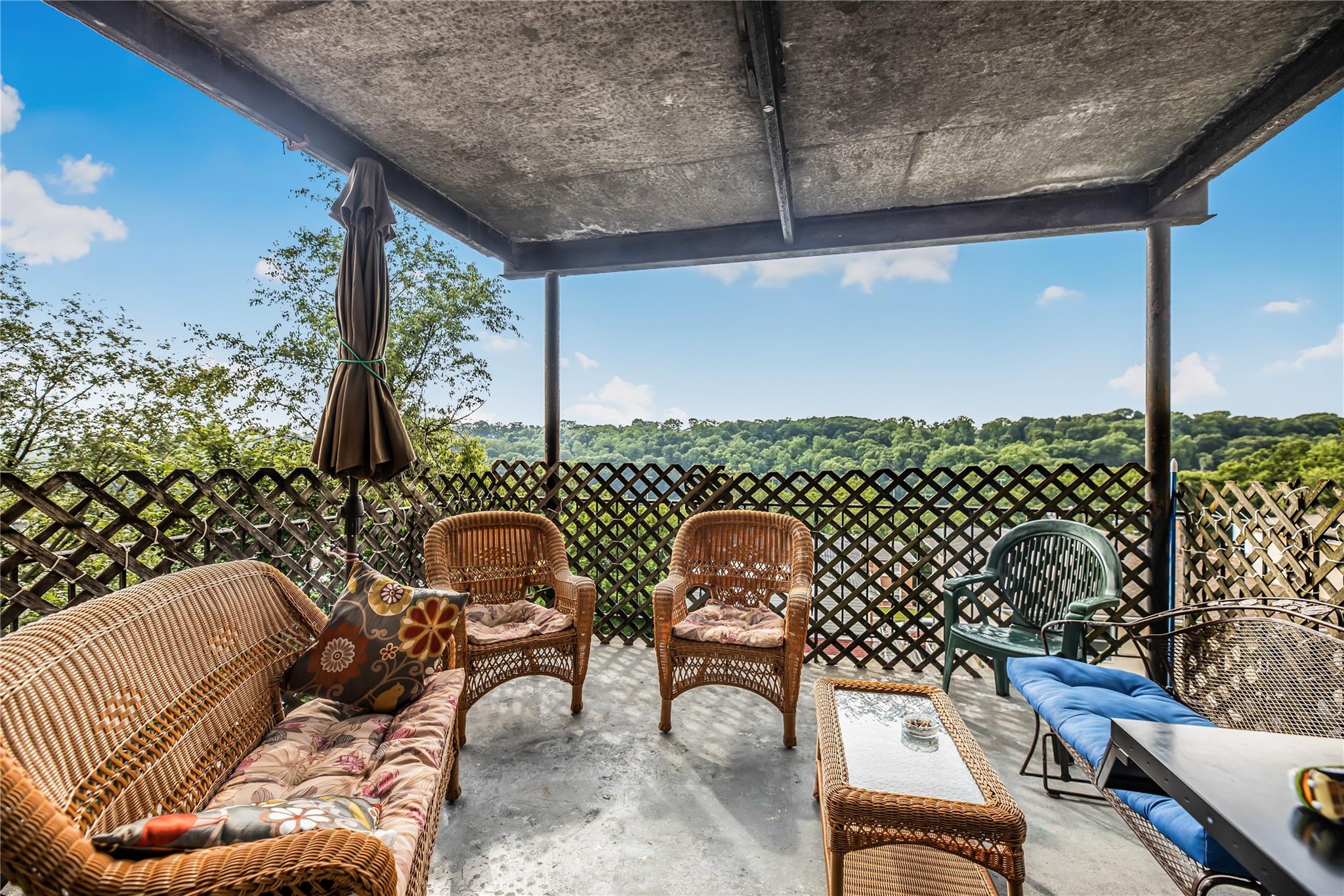 39 Dunston Avenue, Yonkers, NY 10701