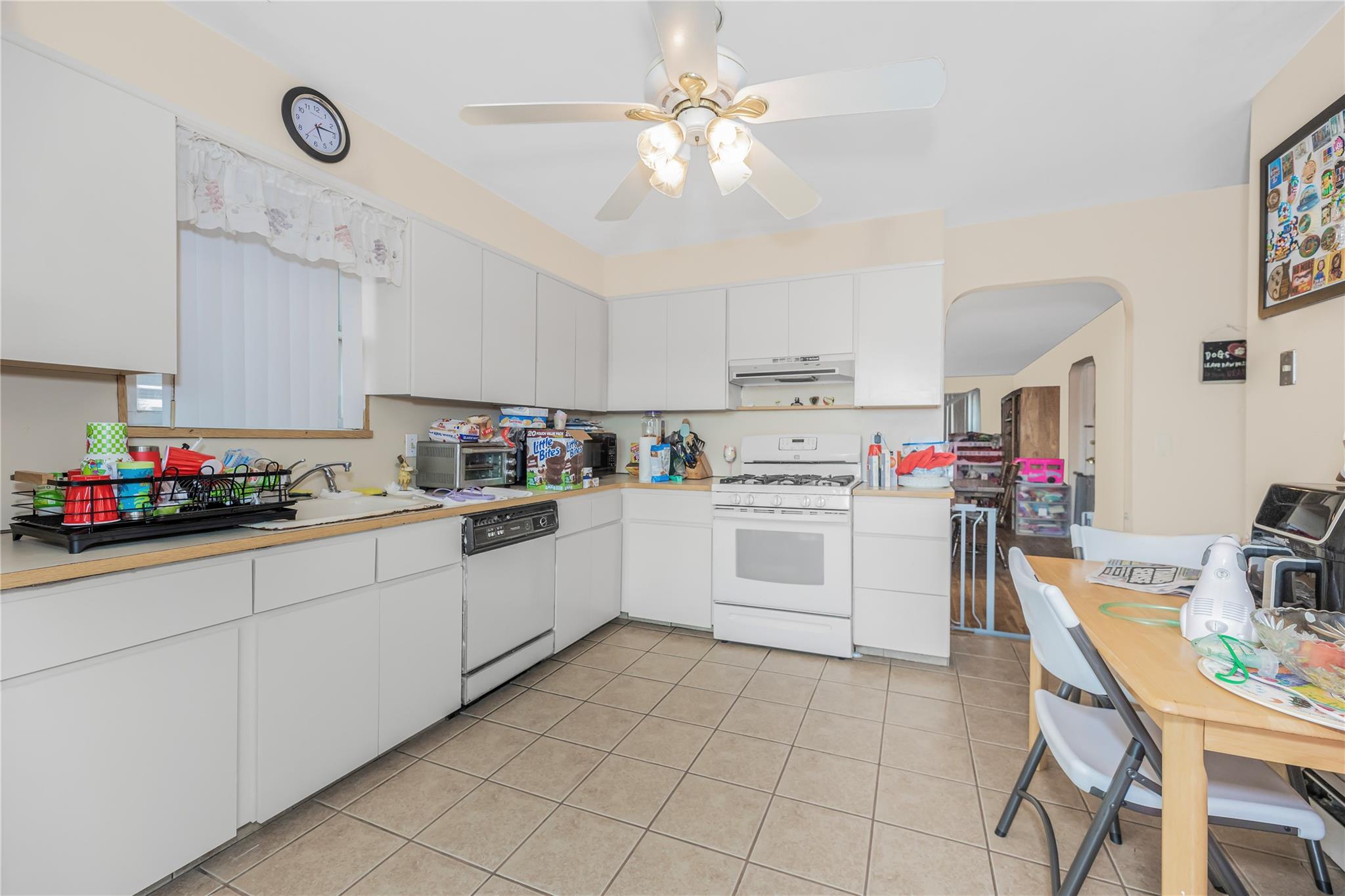 39 Dunston Avenue, Yonkers, NY 10701