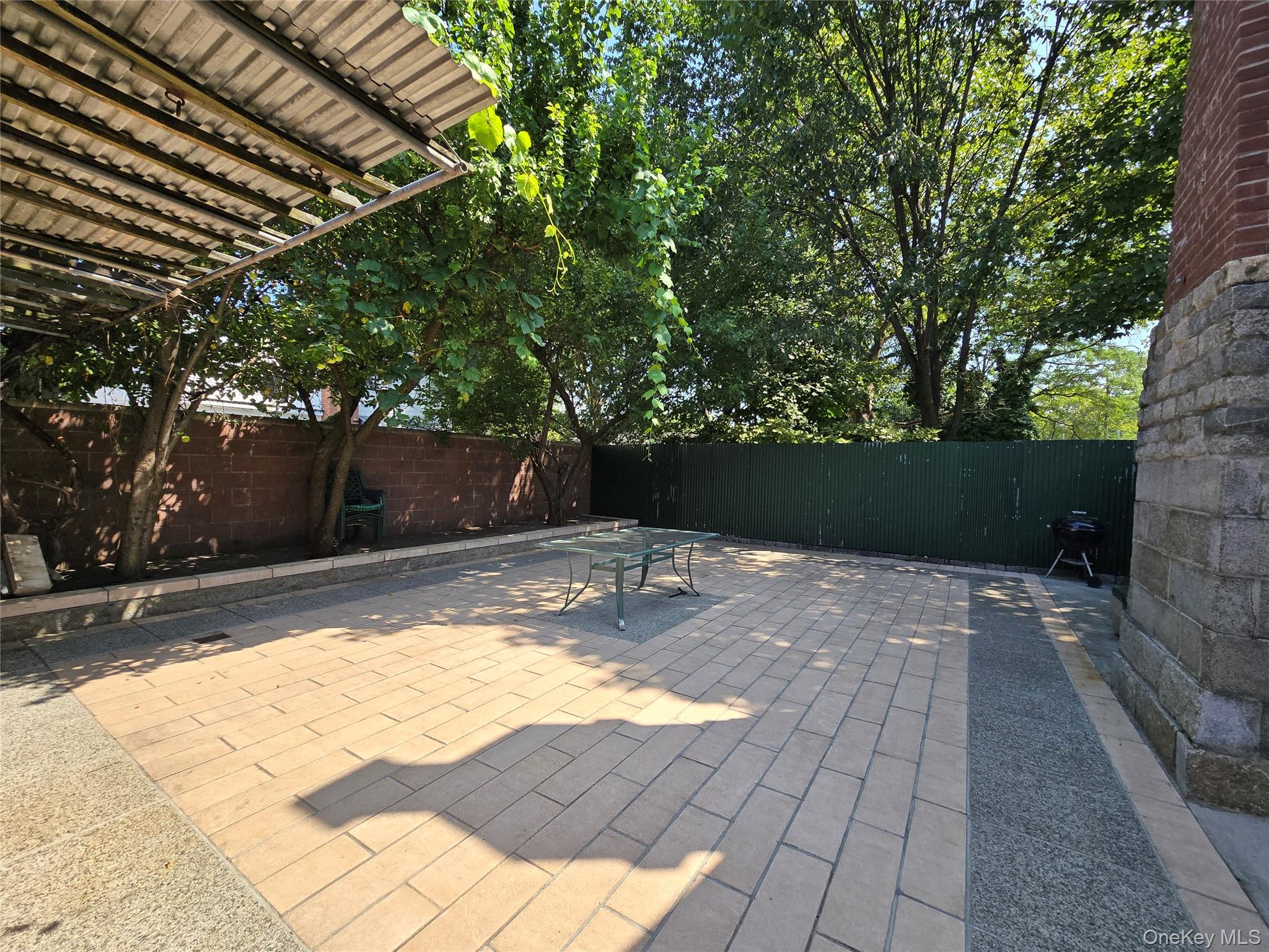 204-19 46TH RD, Bayside, NY 11361