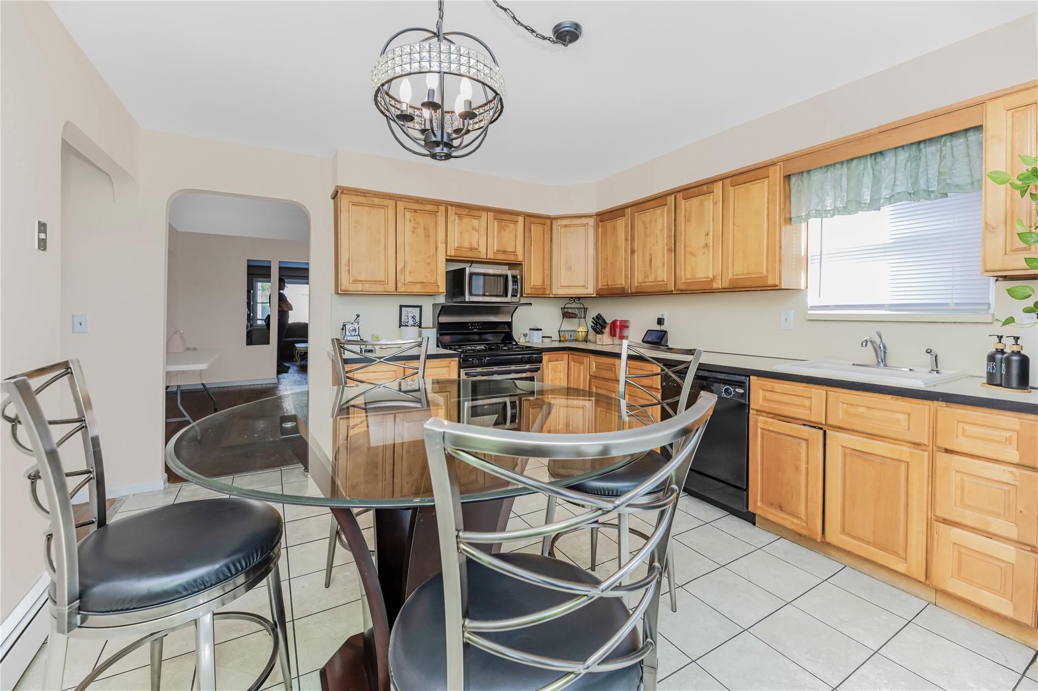 43 Dunston Avenue, Yonkers, NY 10701