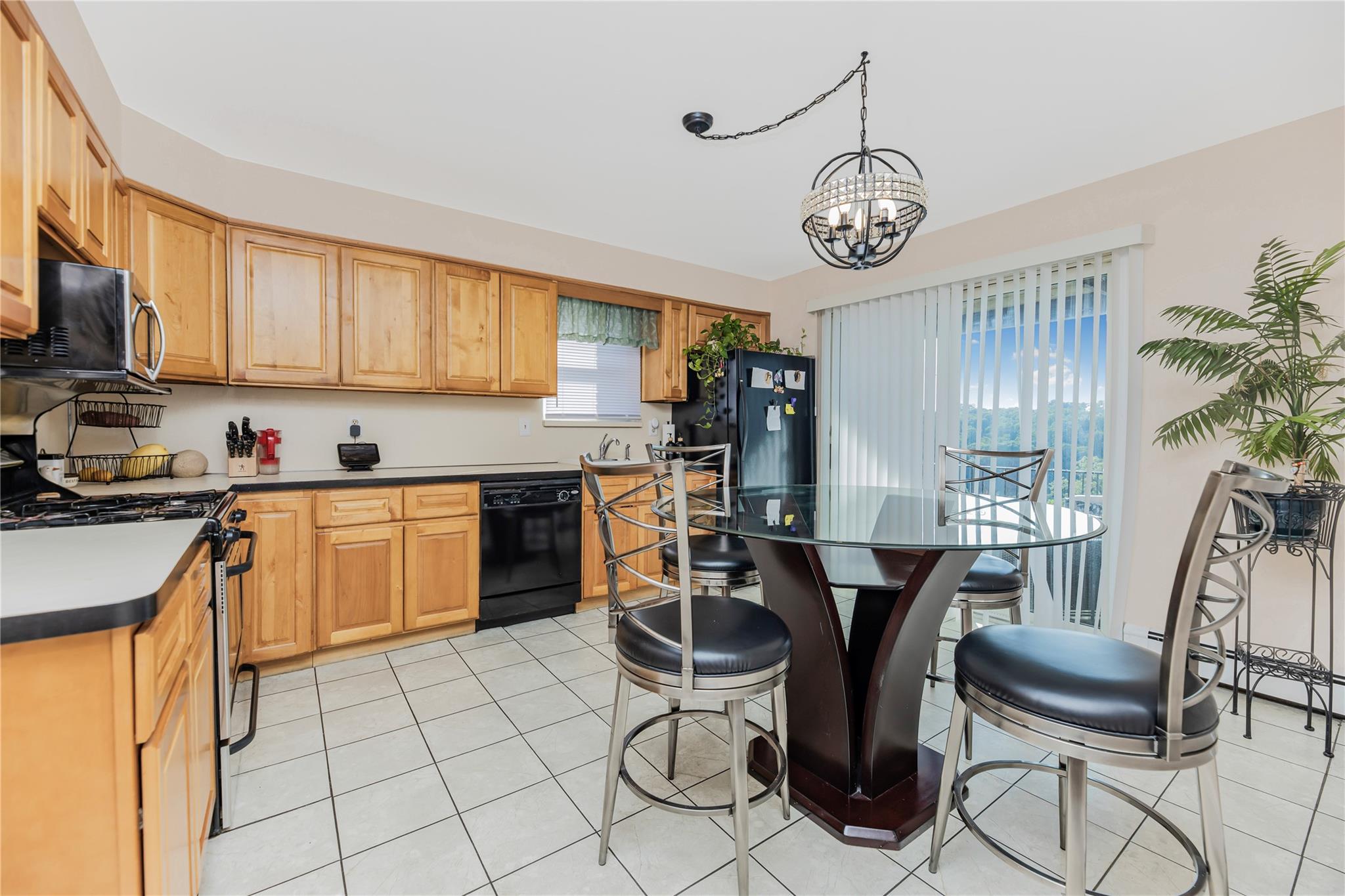 43 Dunston Avenue, Yonkers, NY 10701