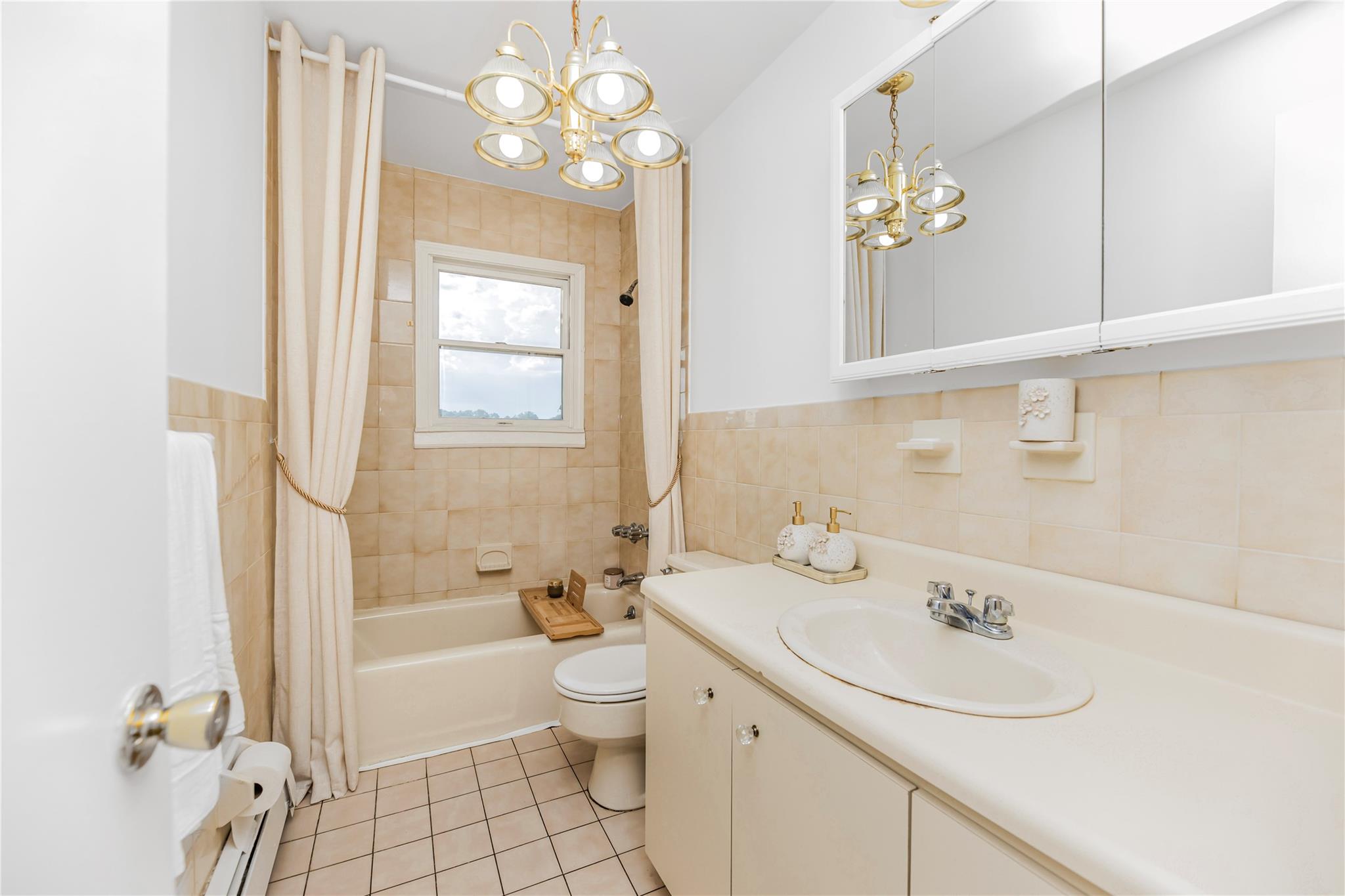 43 Dunston Avenue, Yonkers, NY 10701