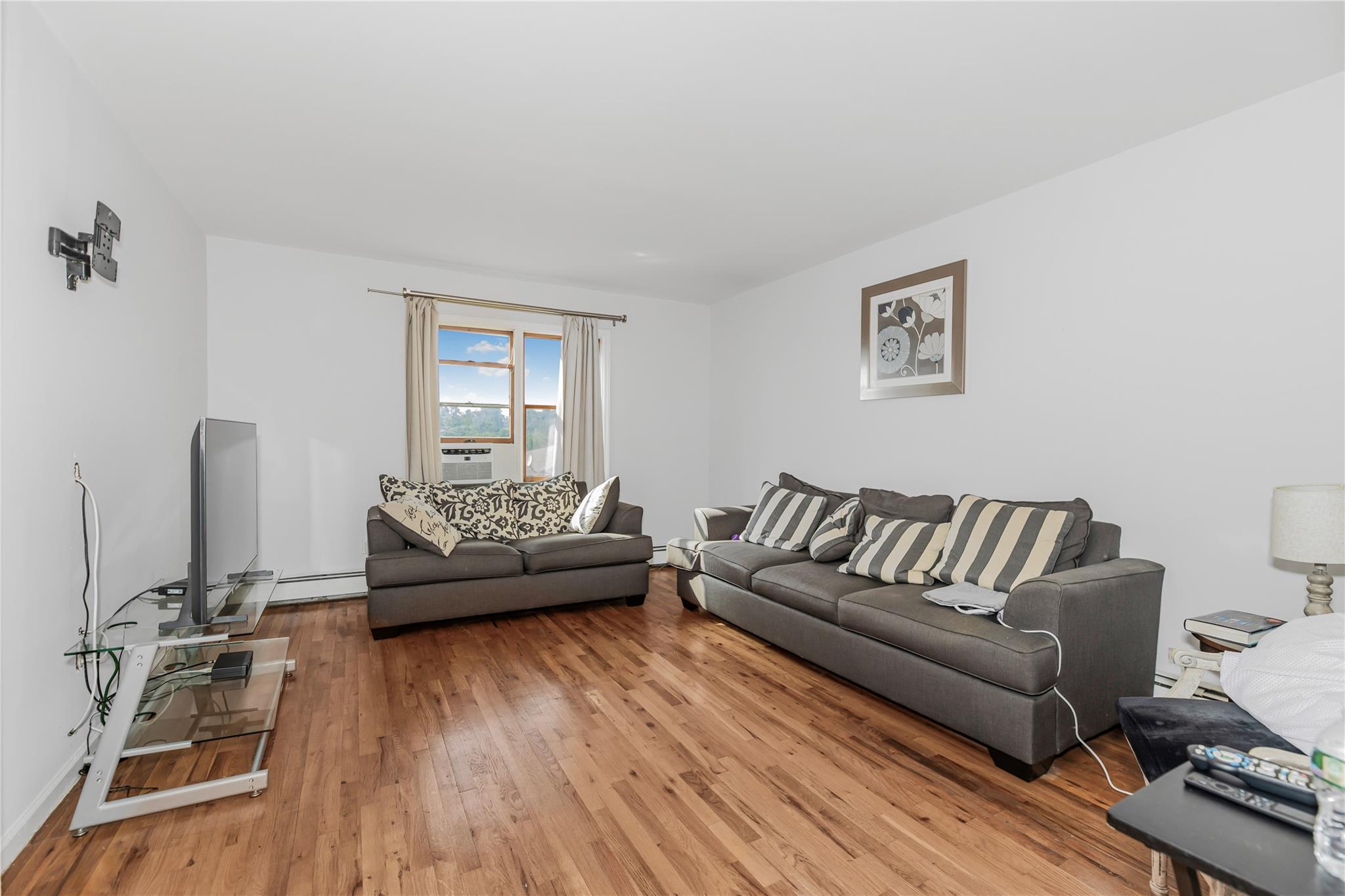 43 Dunston Avenue, Yonkers, NY 10701