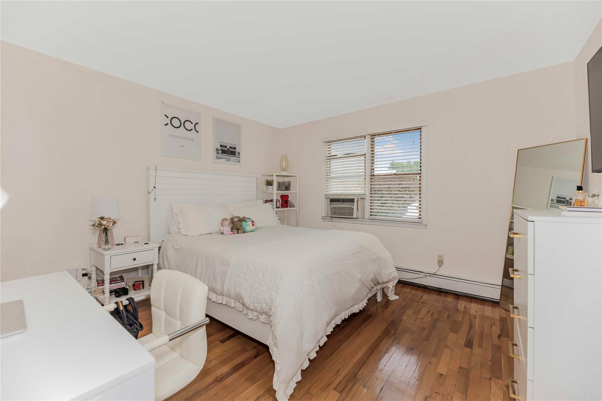 43 Dunston Avenue, Yonkers, NY 10701