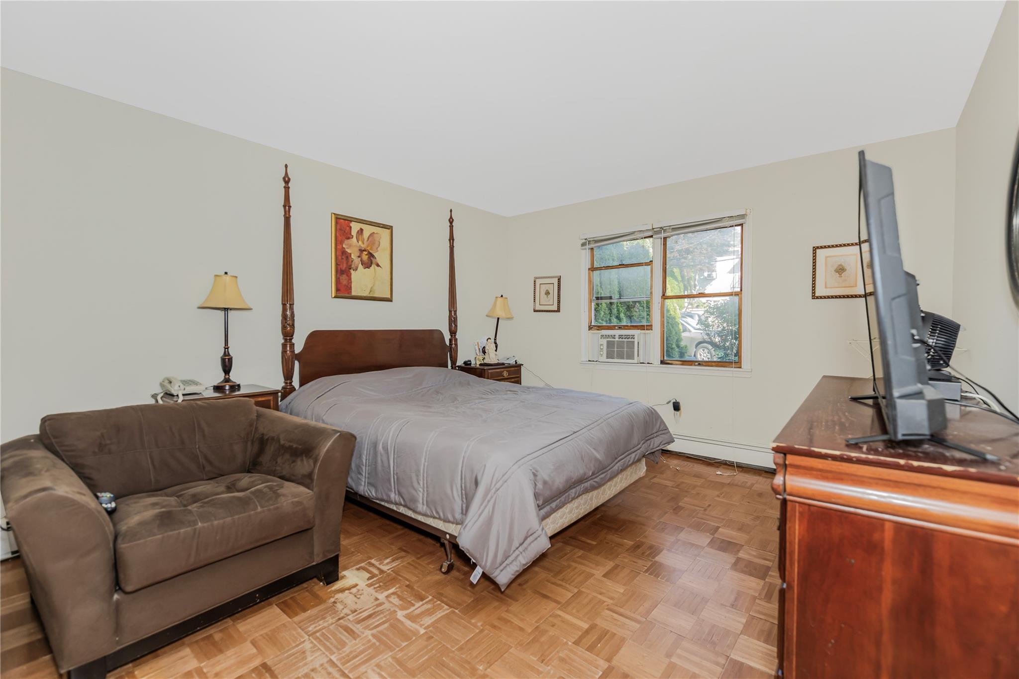 43 Dunston Avenue, Yonkers, NY 10701