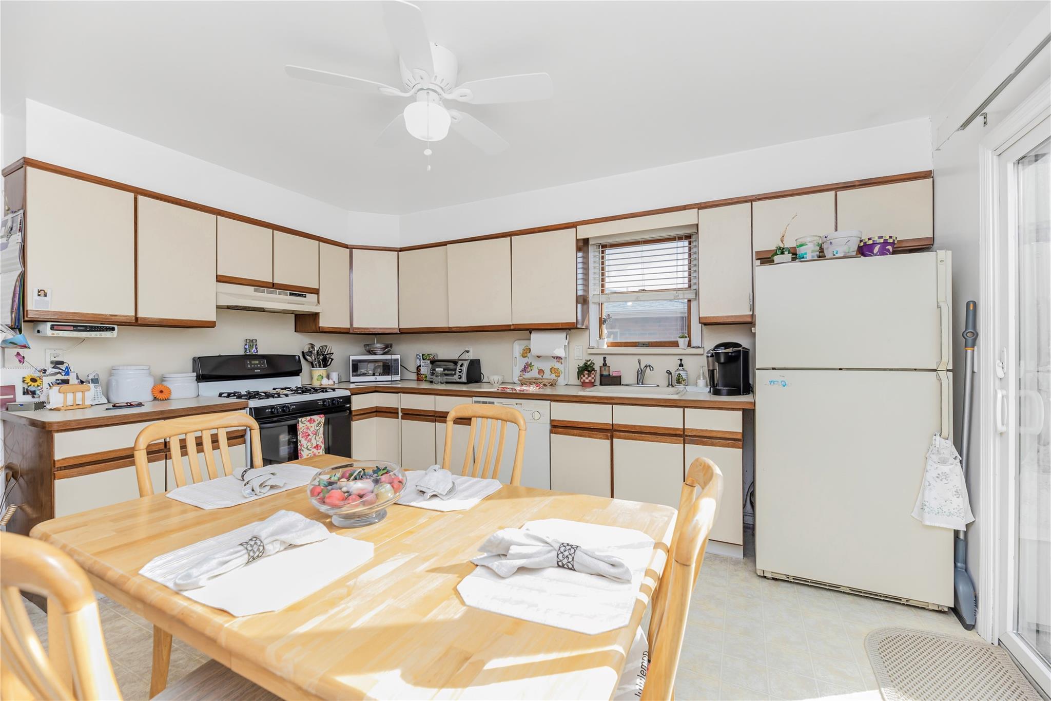 43 Dunston Avenue, Yonkers, NY 10701