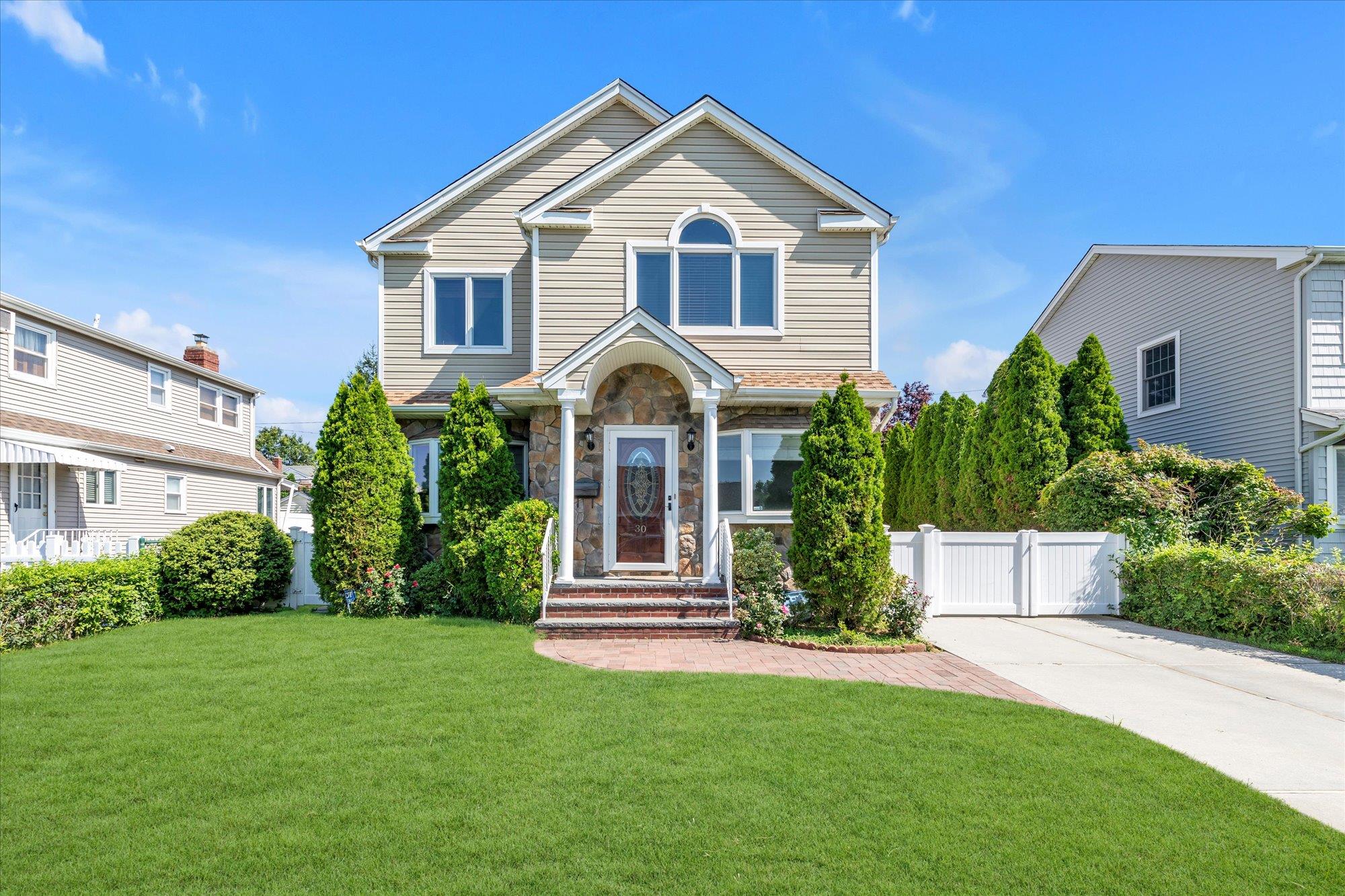 30 Churchill Drive, New Hyde Park, NY 11040