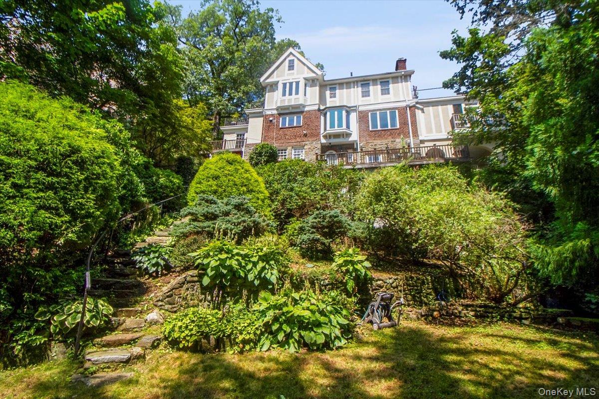 110 Edgemont Road, Scarsdale, NY 10583