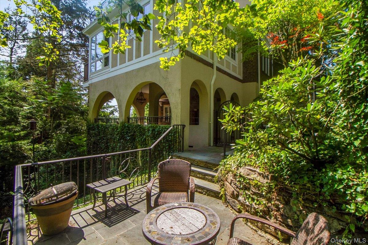 110 Edgemont Road, Scarsdale, NY 10583