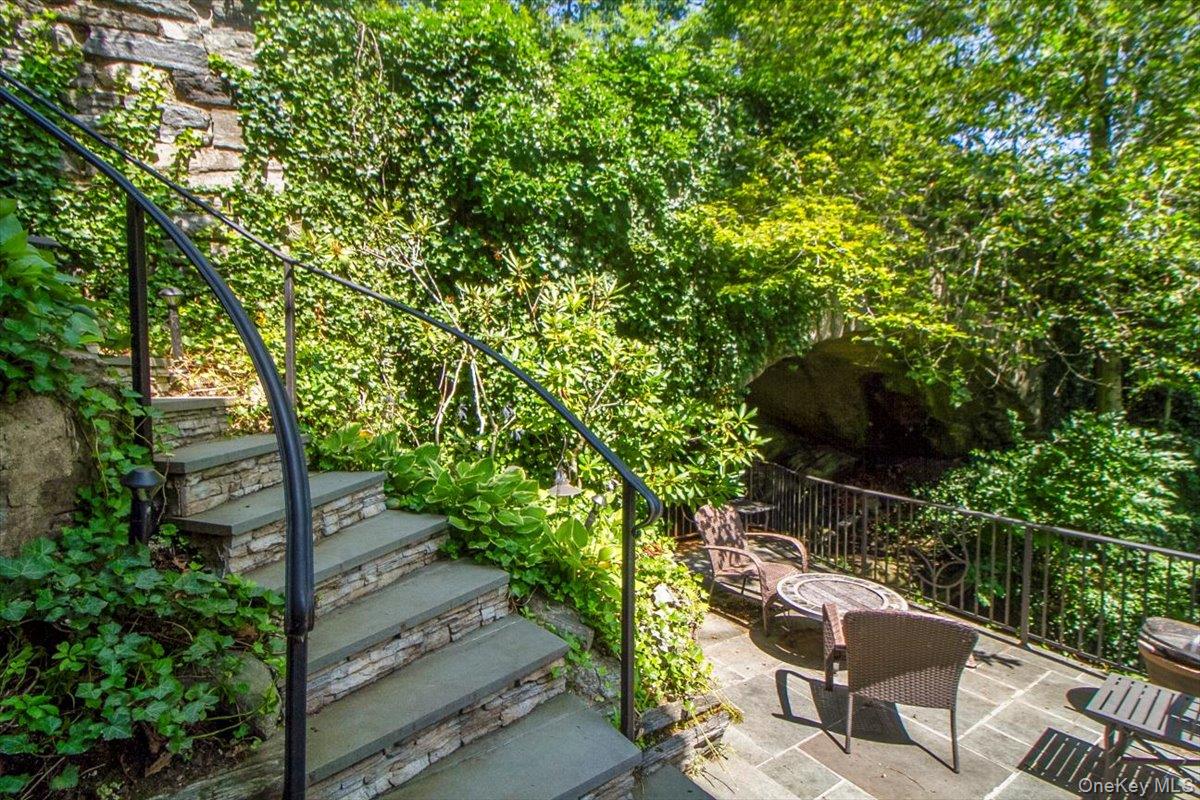 110 Edgemont Road, Scarsdale, NY 10583