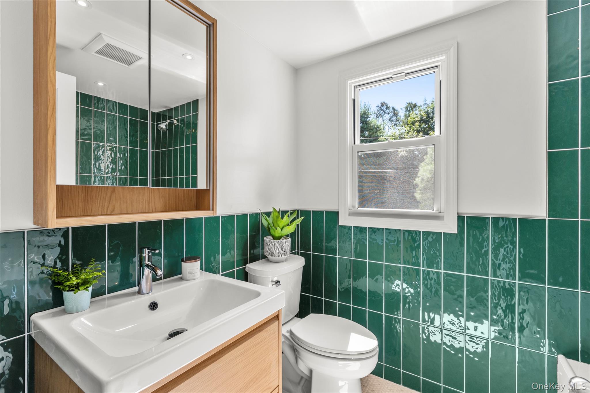 3 Bridge Road, Setauket, NY 11733