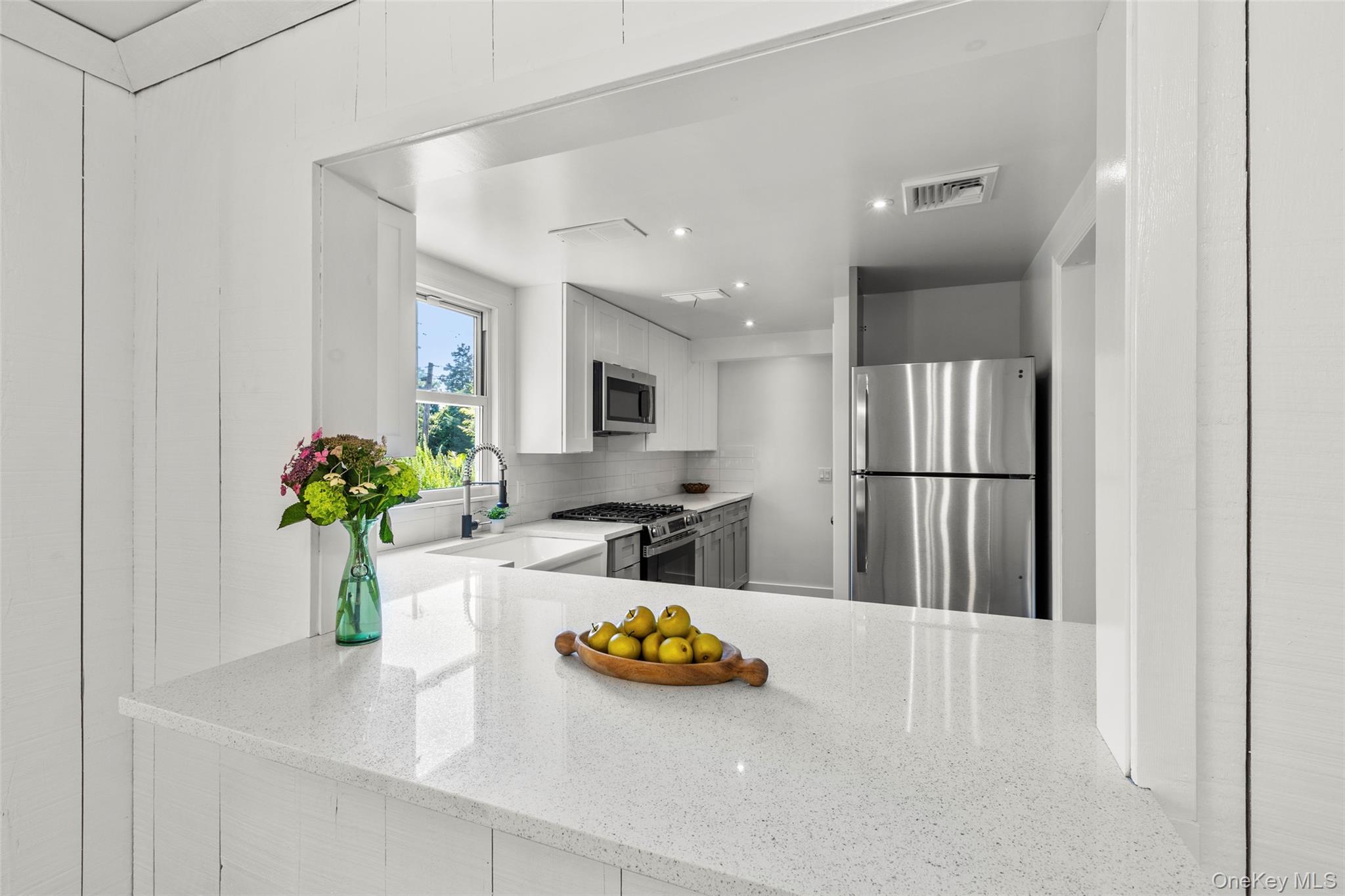 3 Bridge Road, Setauket, NY 11733