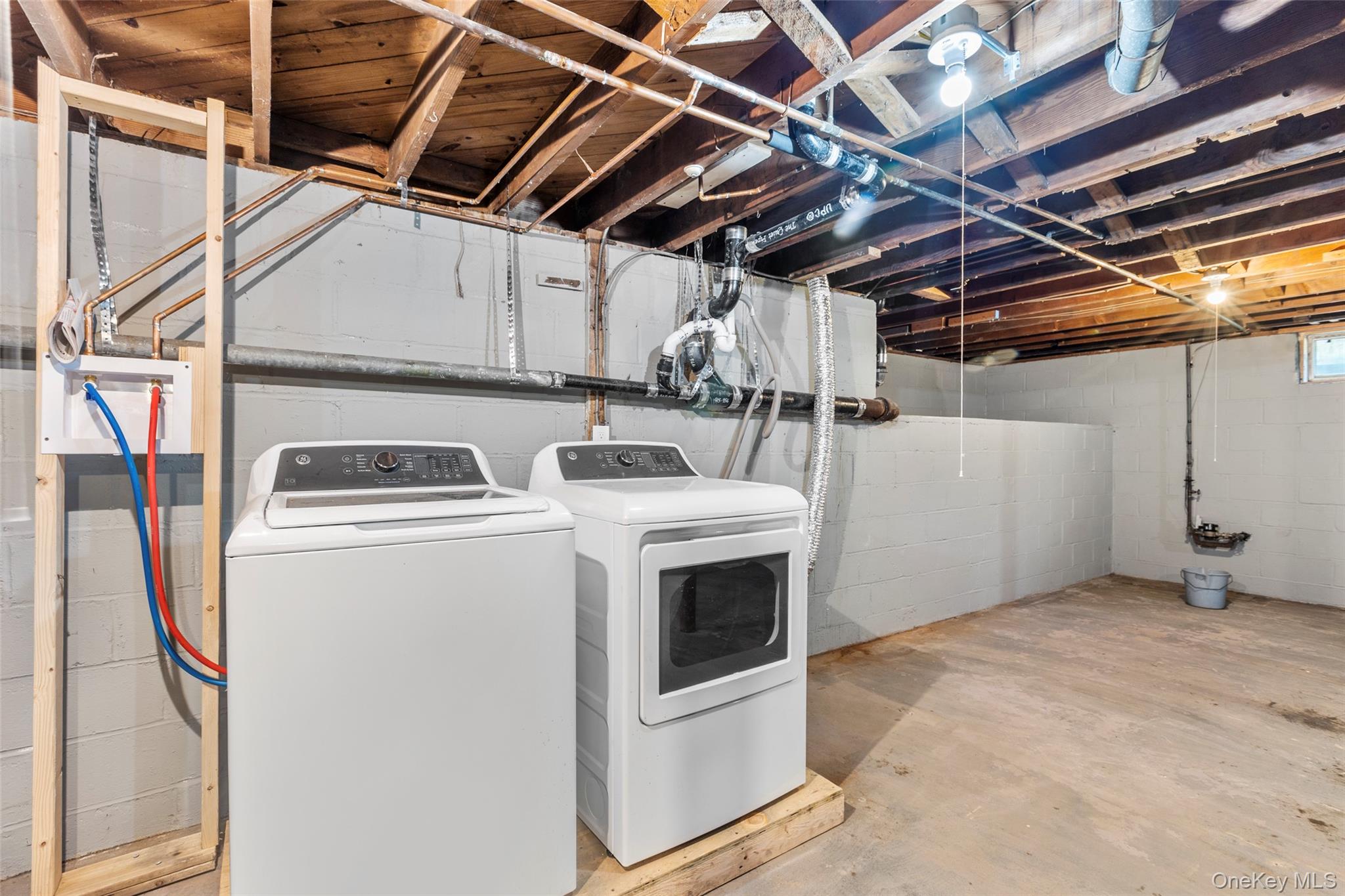 3 Bridge Road, Setauket, NY 11733