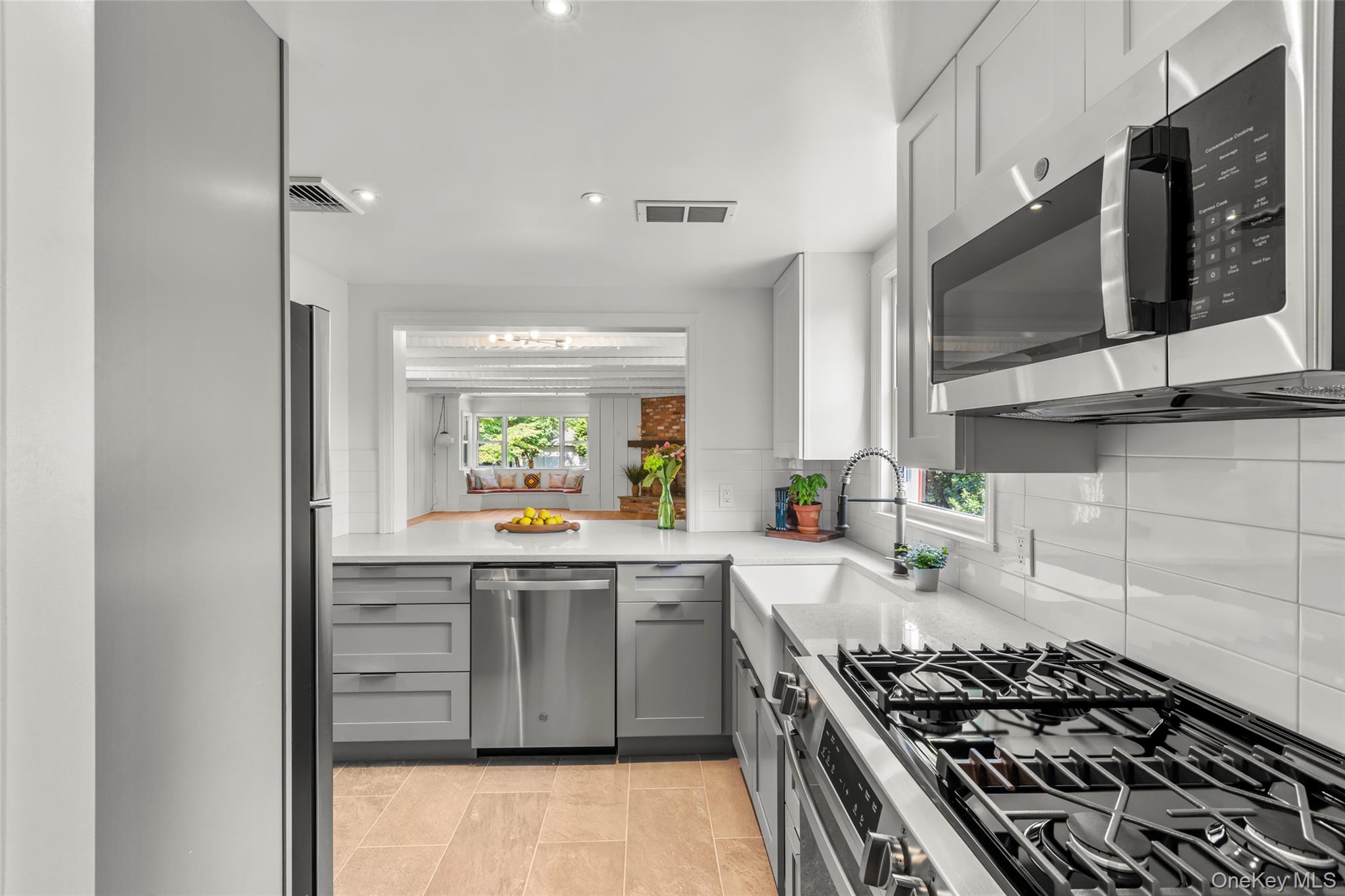 3 Bridge Road, Setauket, NY 11733