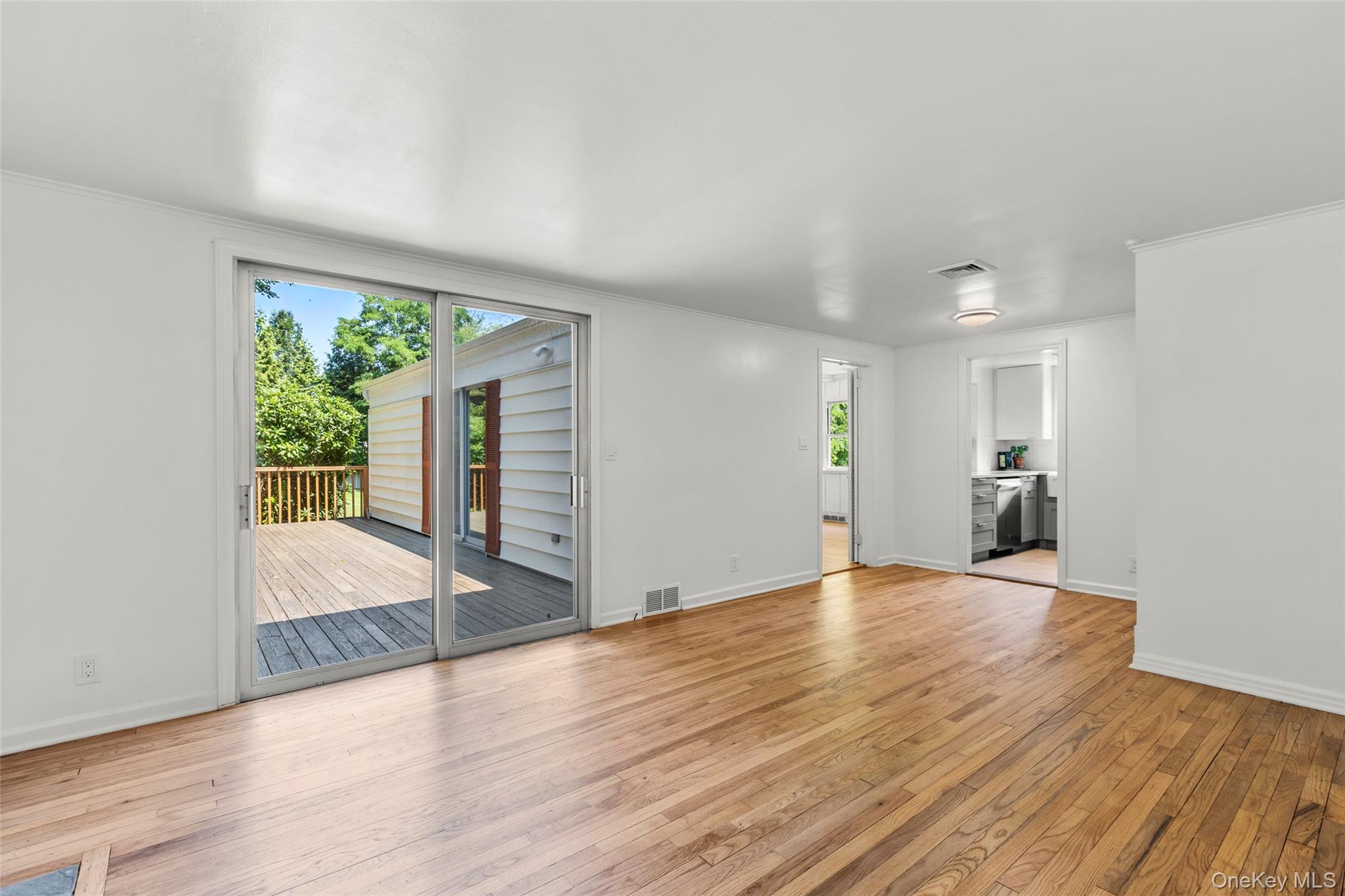 3 Bridge Road, Setauket, NY 11733