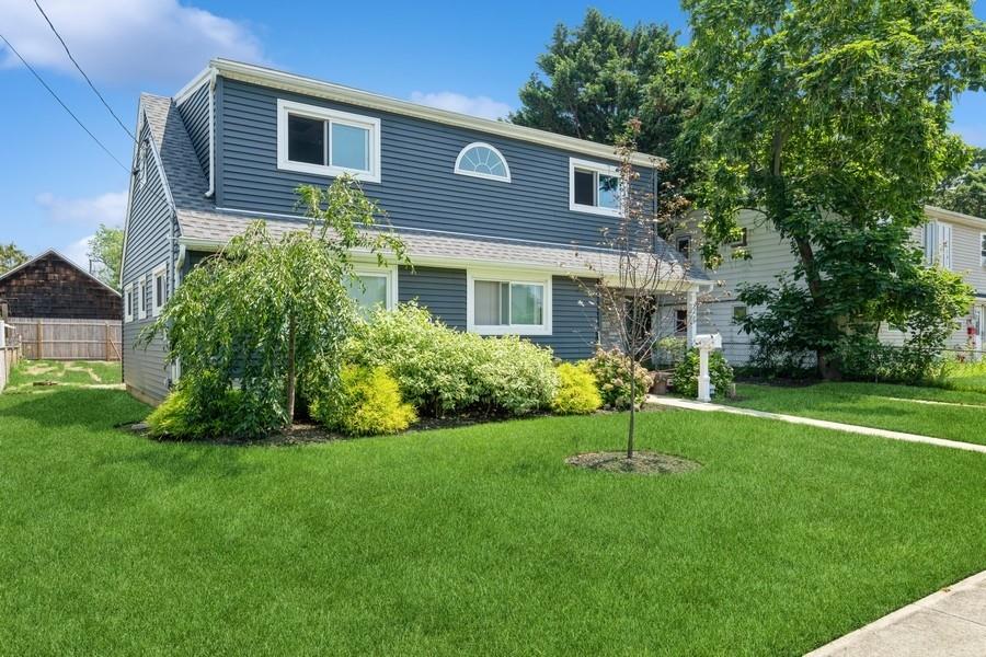 28 William Street, Copiague, NY 11726