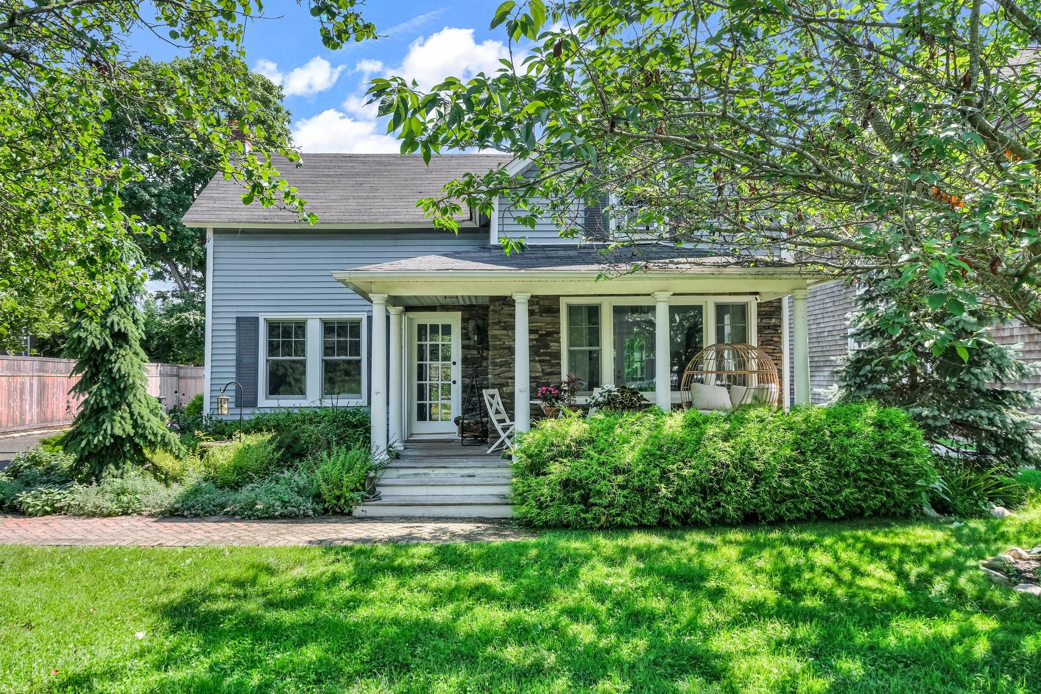 7 Atlantic Avenue, East Moriches, NY 11940