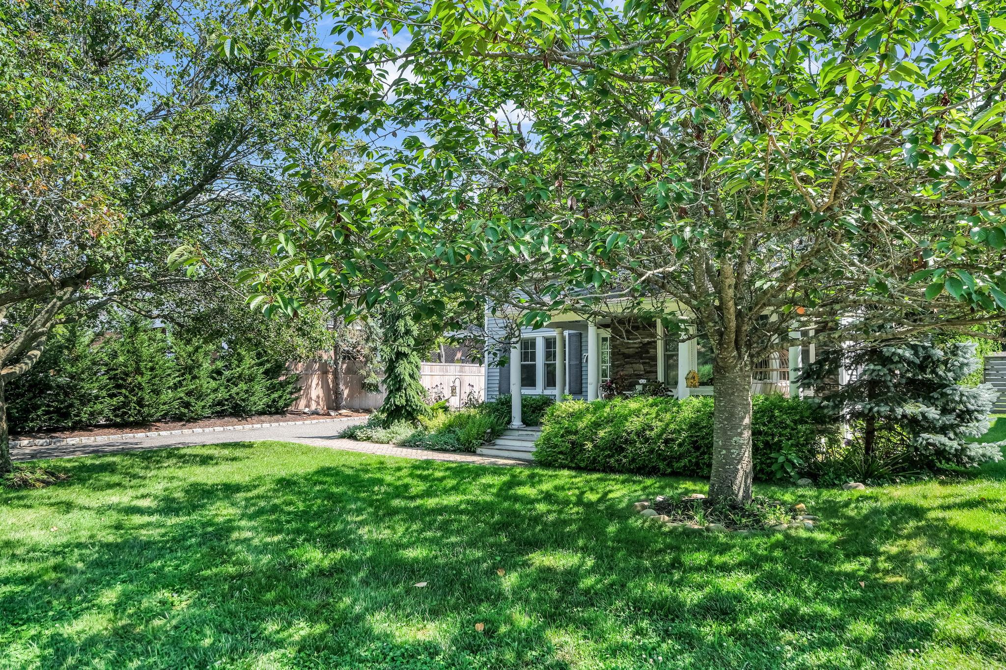 7 Atlantic Avenue, East Moriches, NY 11940