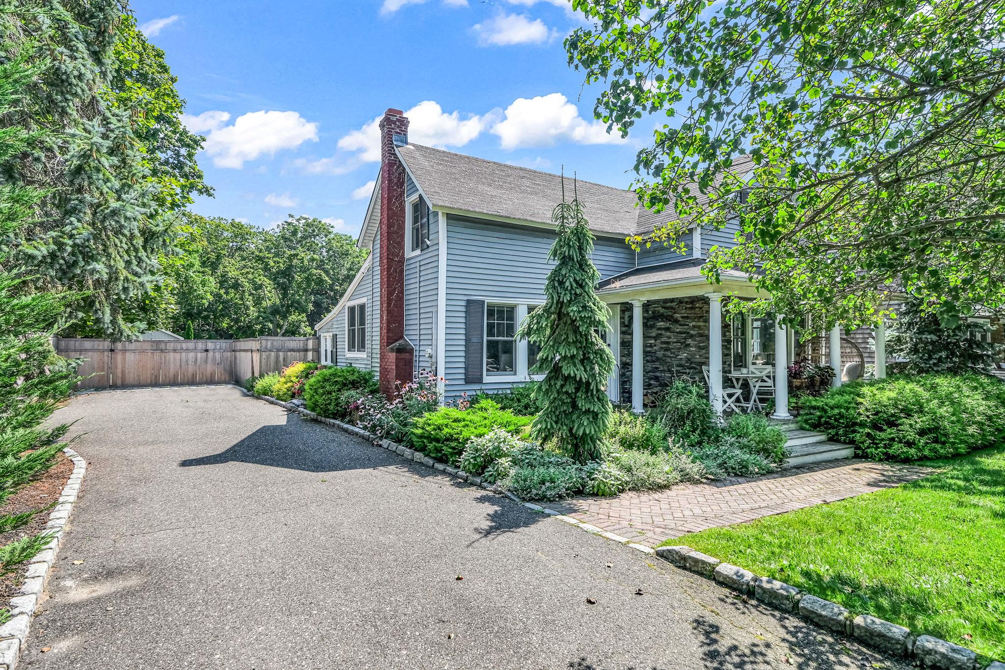 7 Atlantic Avenue, East Moriches, NY 11940