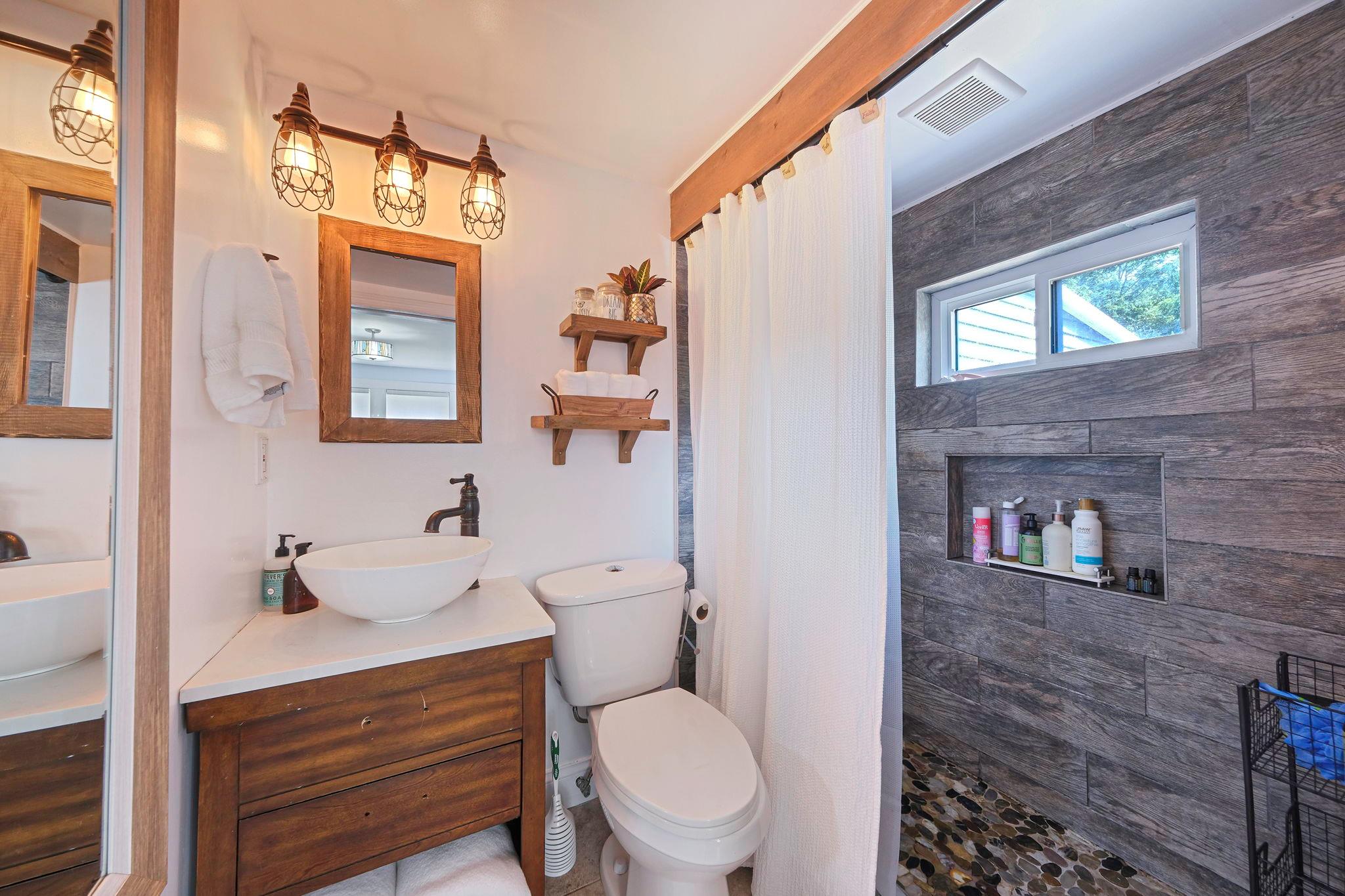 7 Atlantic Avenue, East Moriches, NY 11940