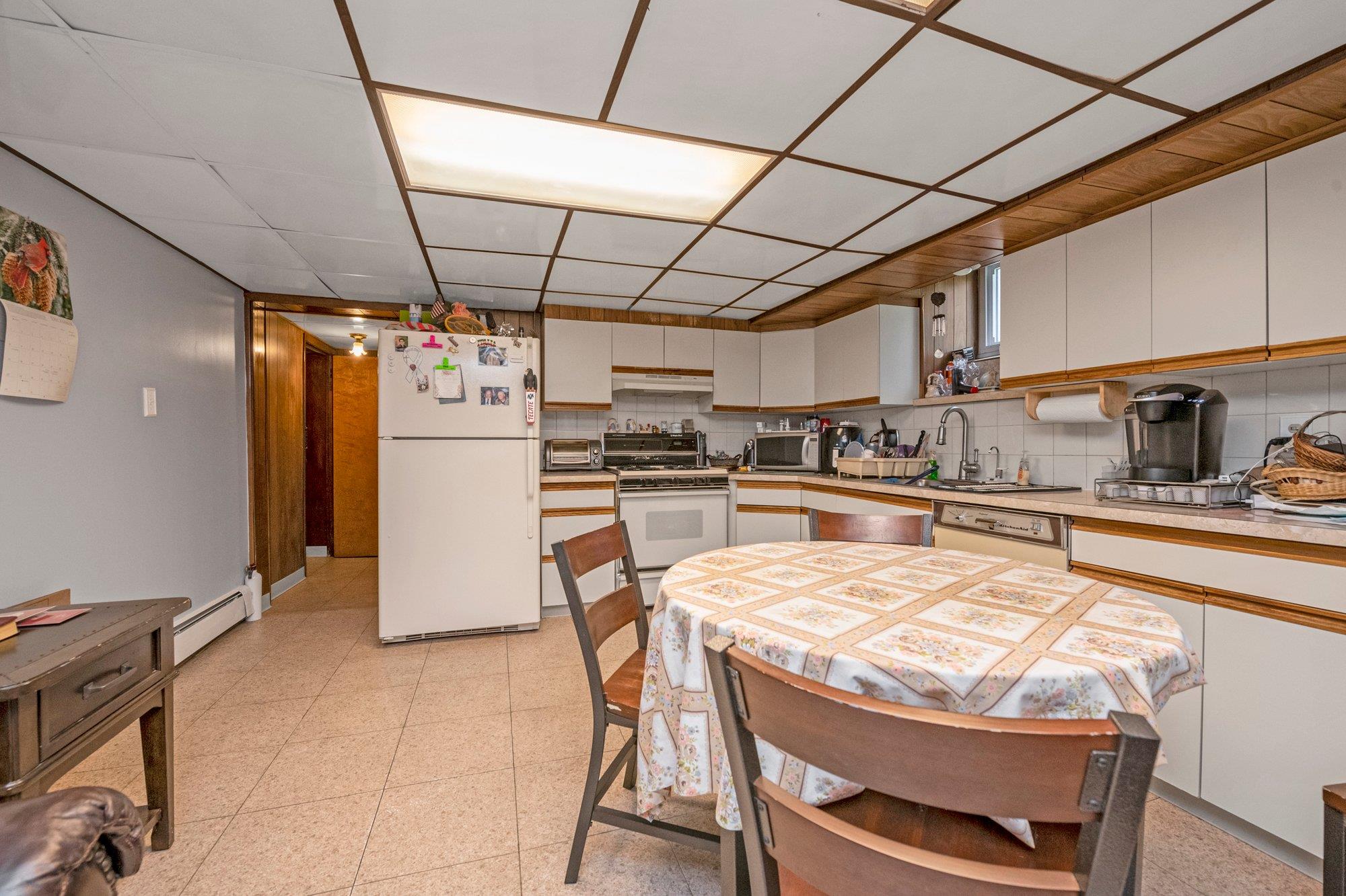 2441 Yates Avenue, Bronx, NY 10469