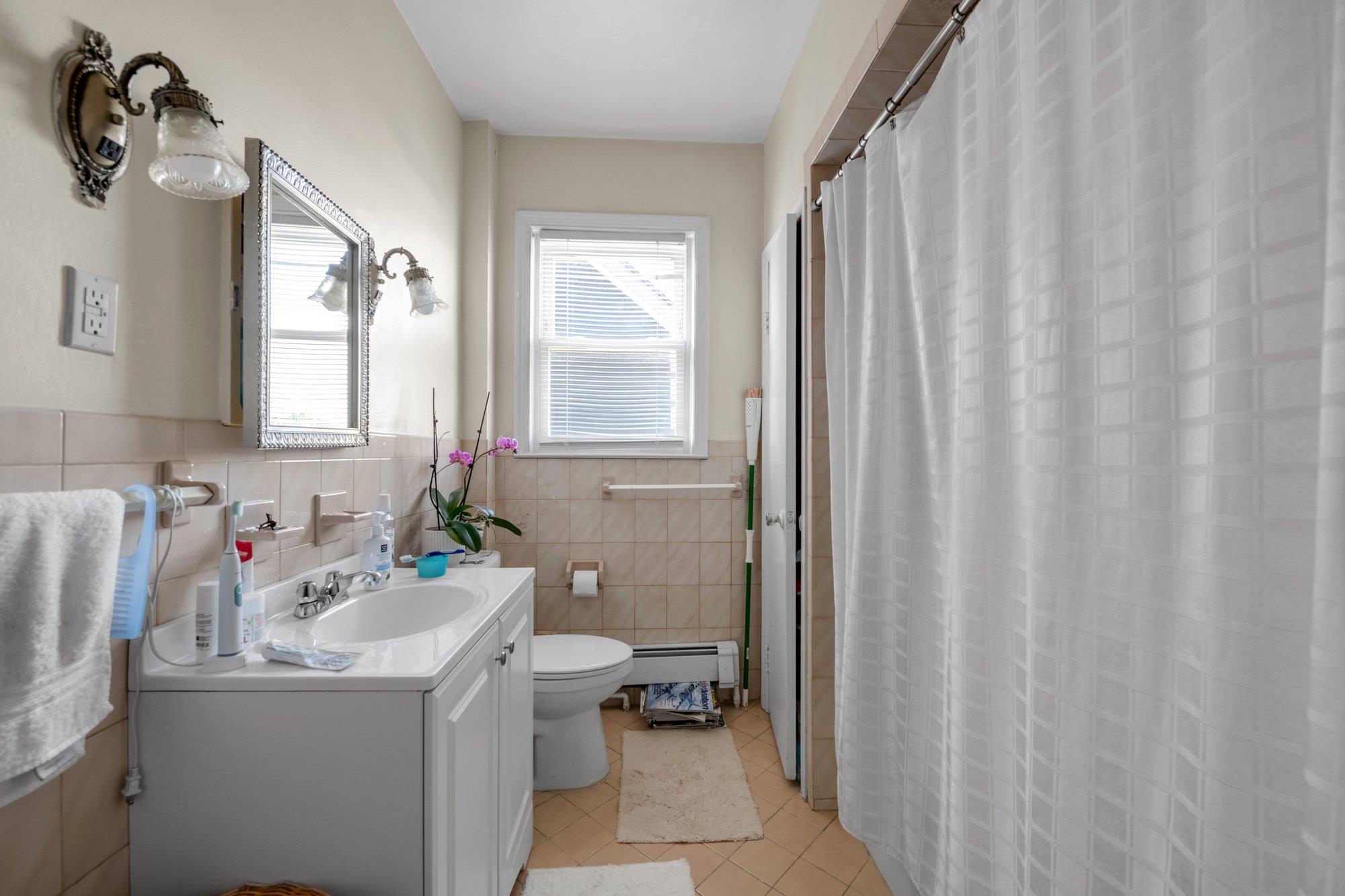 2441 Yates Avenue, Bronx, NY 10469