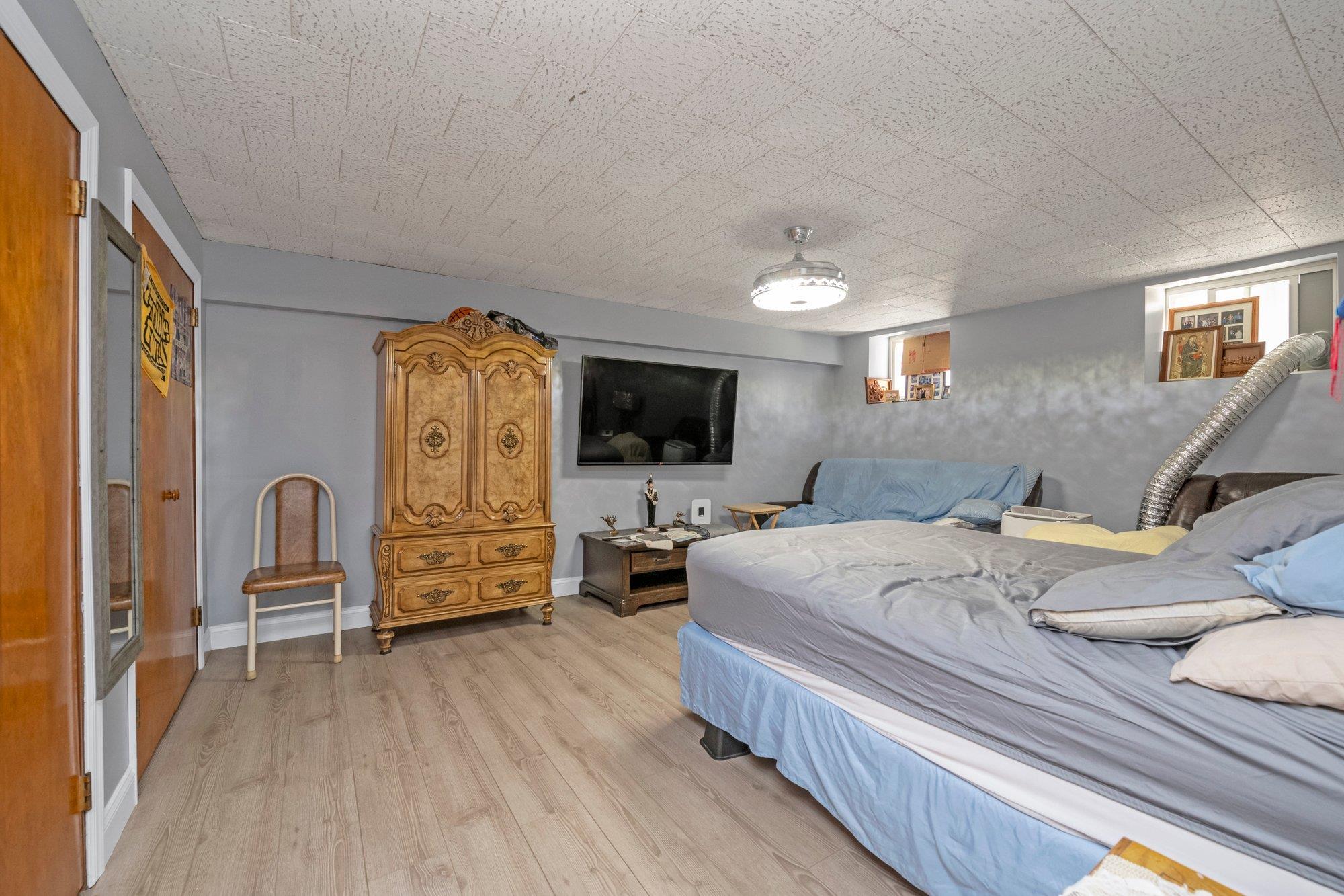 2441 Yates Avenue, Bronx, NY 10469