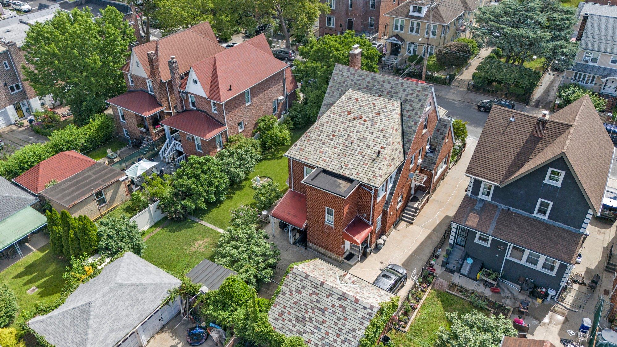 2441 Yates Avenue, Bronx, NY 10469