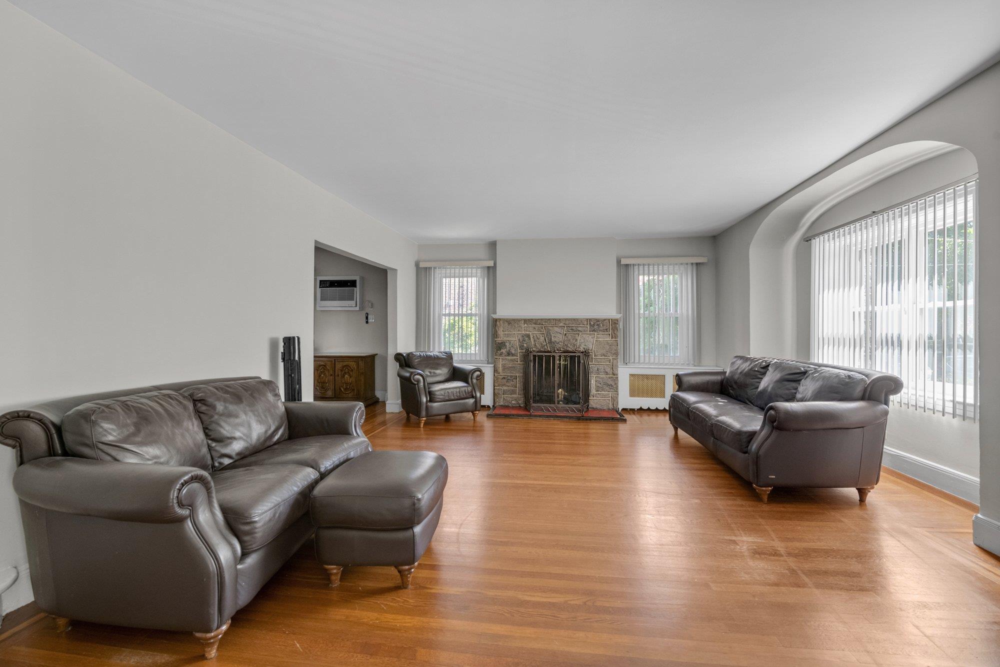 2441 Yates Avenue, Bronx, NY 10469