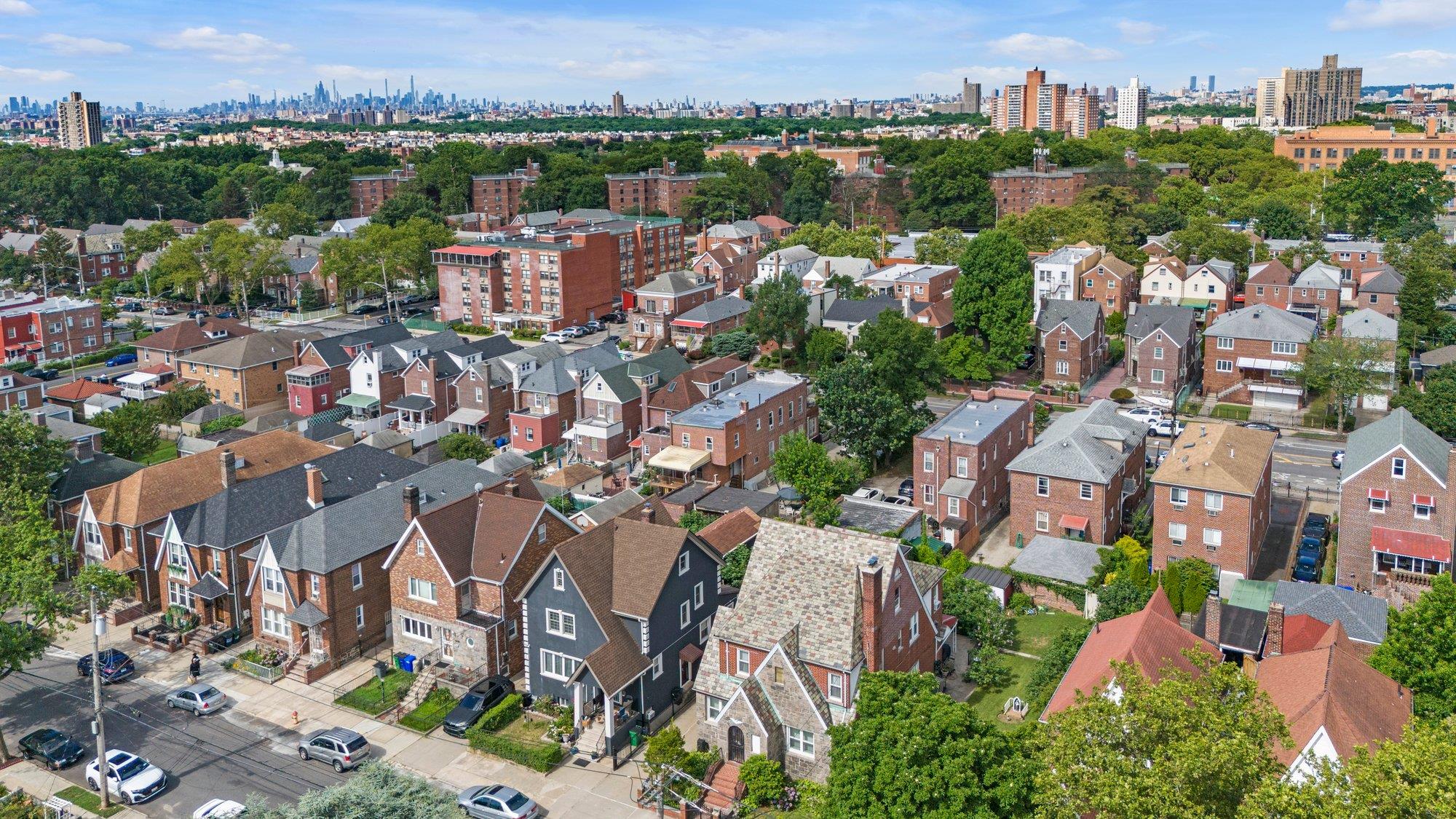 2441 Yates Avenue, Bronx, NY 10469