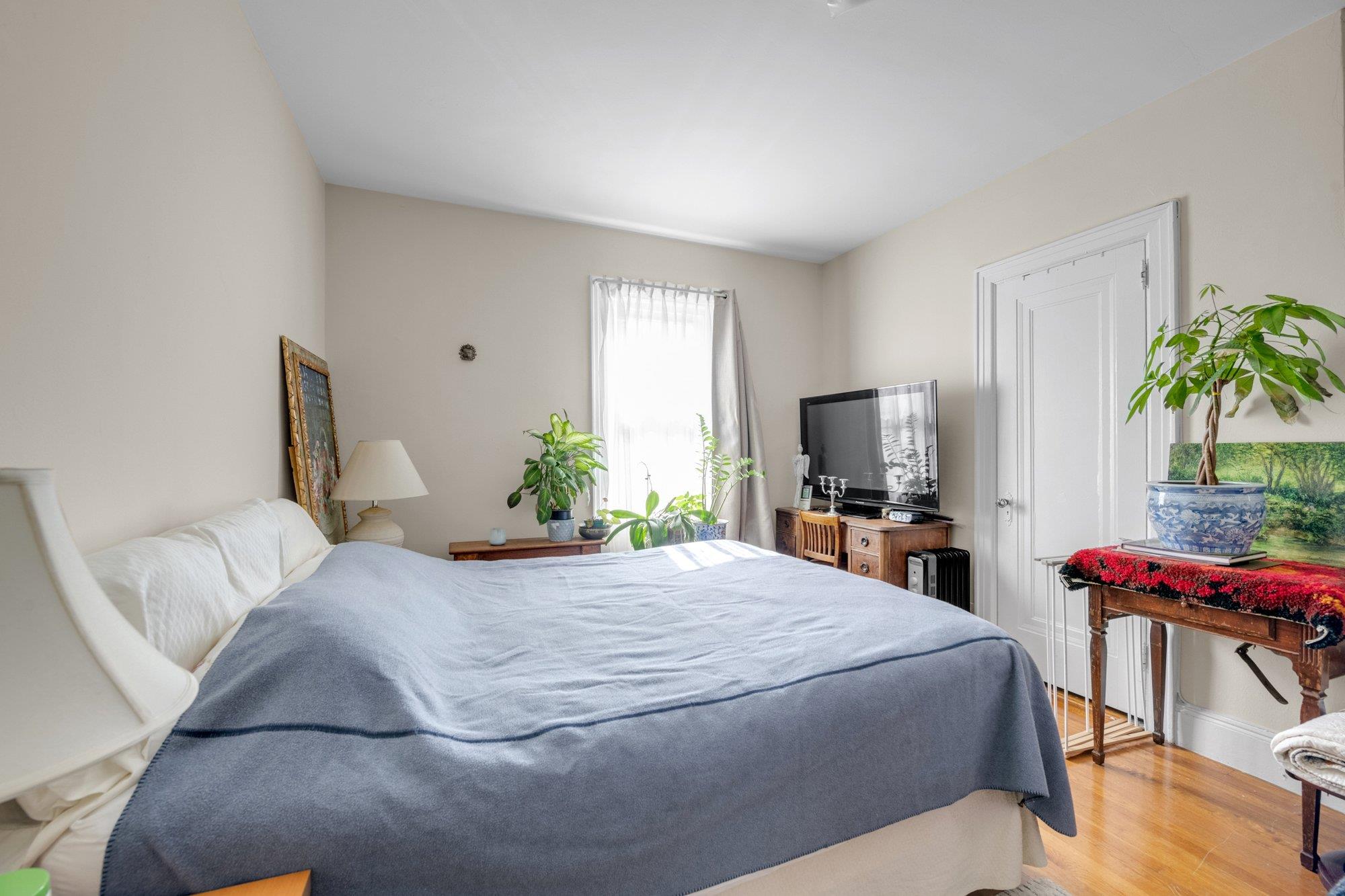 2441 Yates Avenue, Bronx, NY 10469