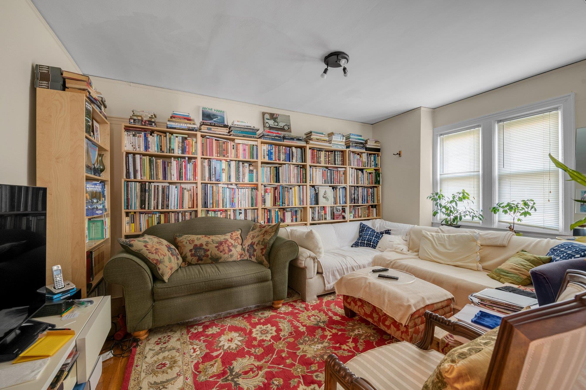 2441 Yates Avenue, Bronx, NY 10469