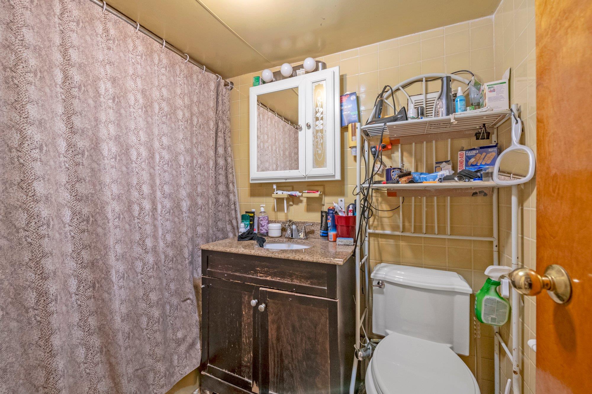 2441 Yates Avenue, Bronx, NY 10469