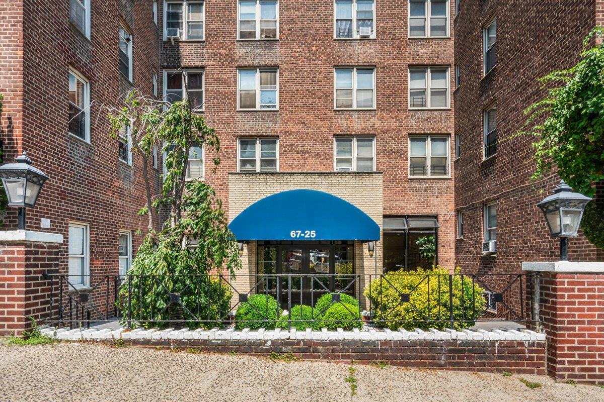 67-25 Dartmouth Street # 4A, Forest Hills, NY 11375