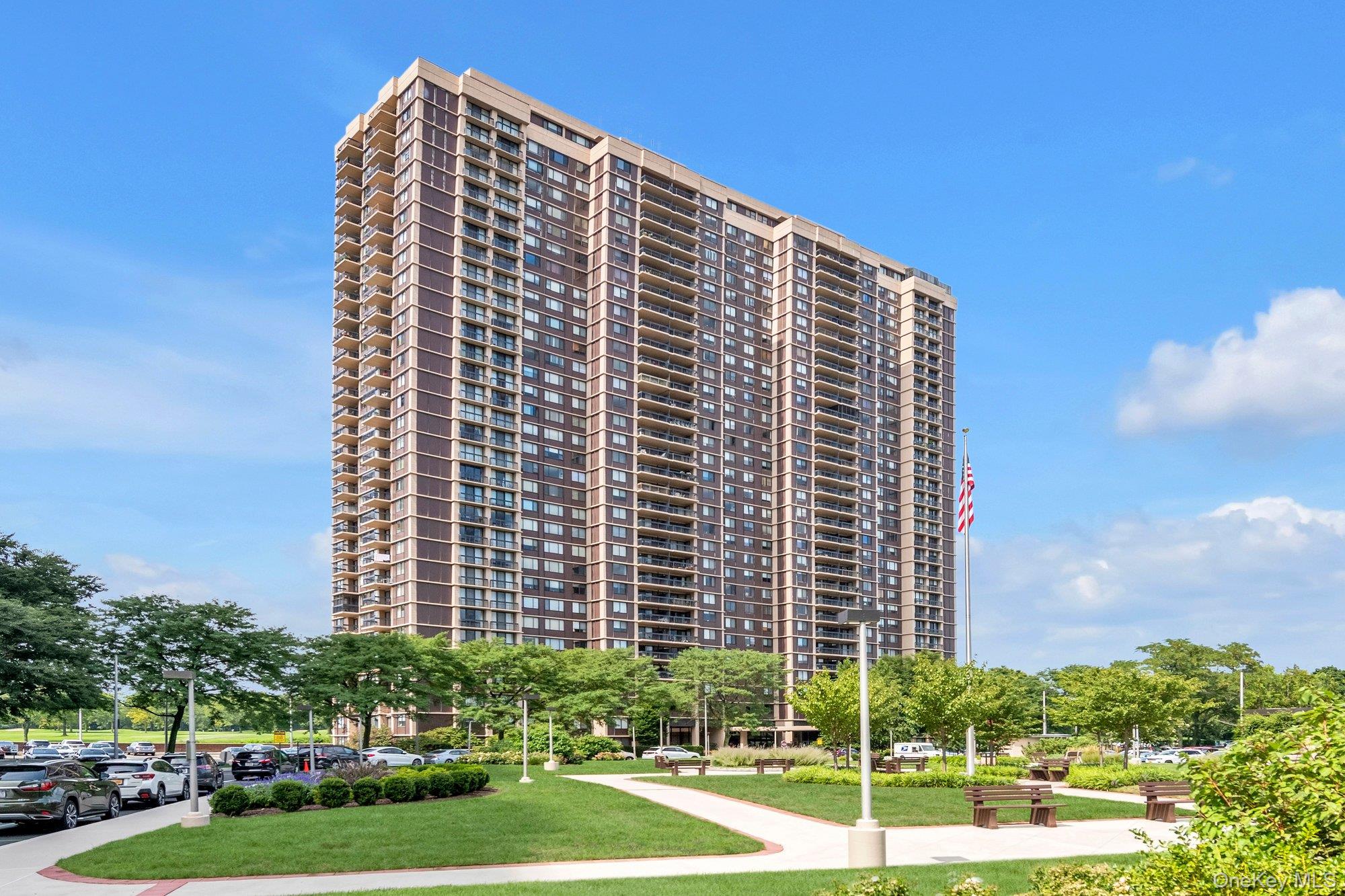 269-10 Grand Central Parkway # 4V, Floral Park, NY 11005