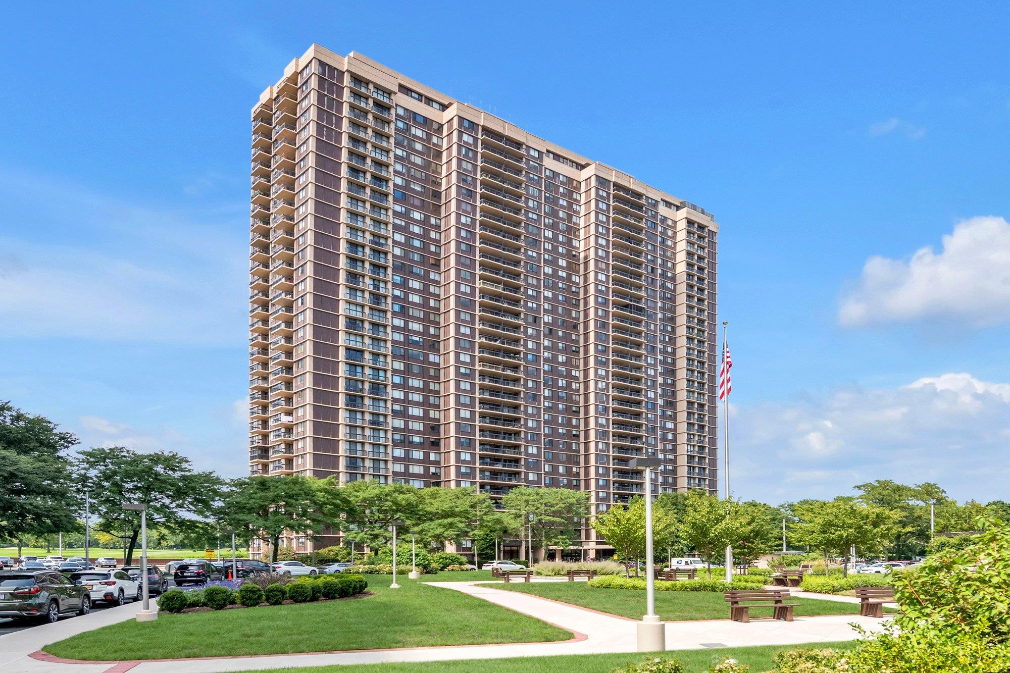 269-10 Grand Central Parkway # 4V, Floral Park, NY 11005