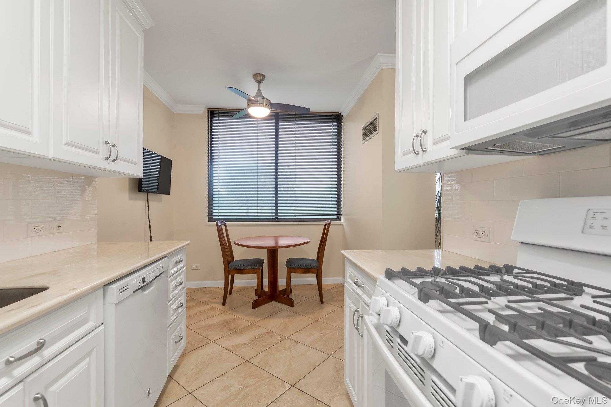 269-10 Grand Central Parkway # 4V, Floral Park, NY 11005