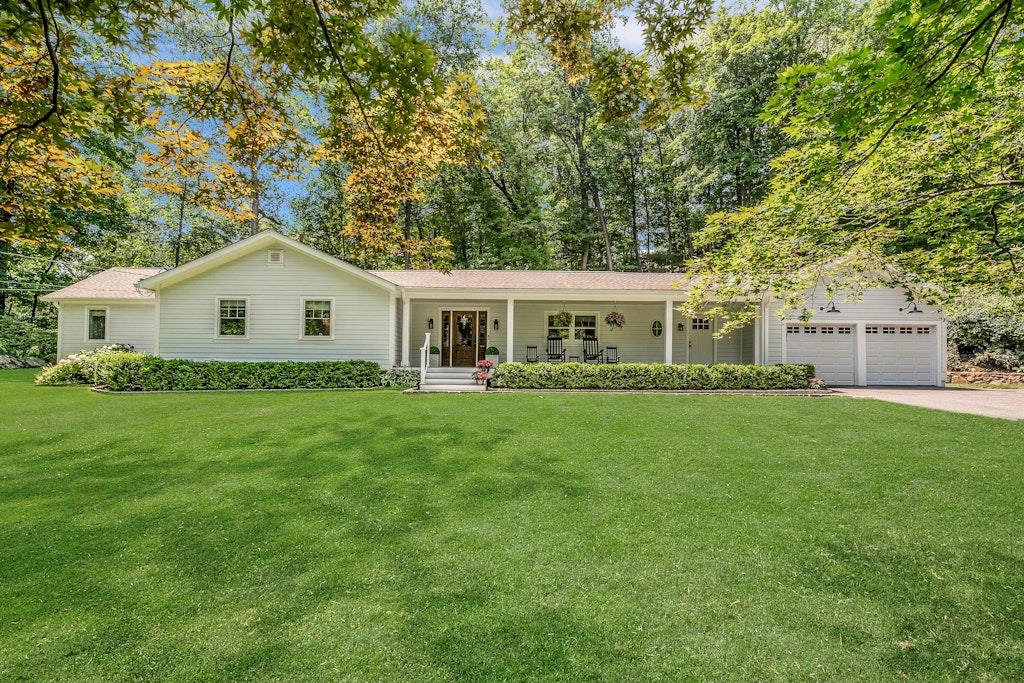 43 Whippoorwill Road E, Armonk, NY 10504